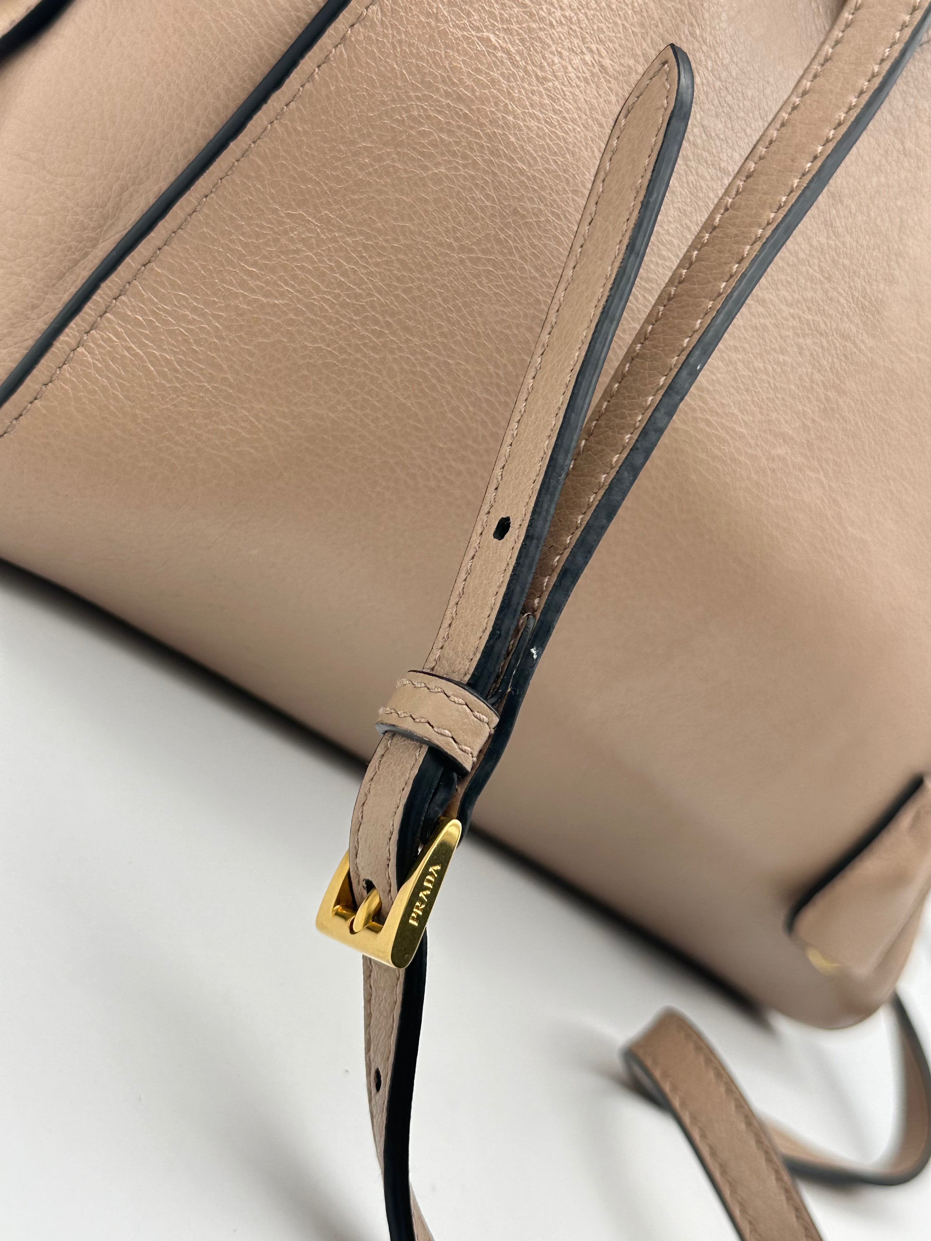 Galleria Medium Bag
