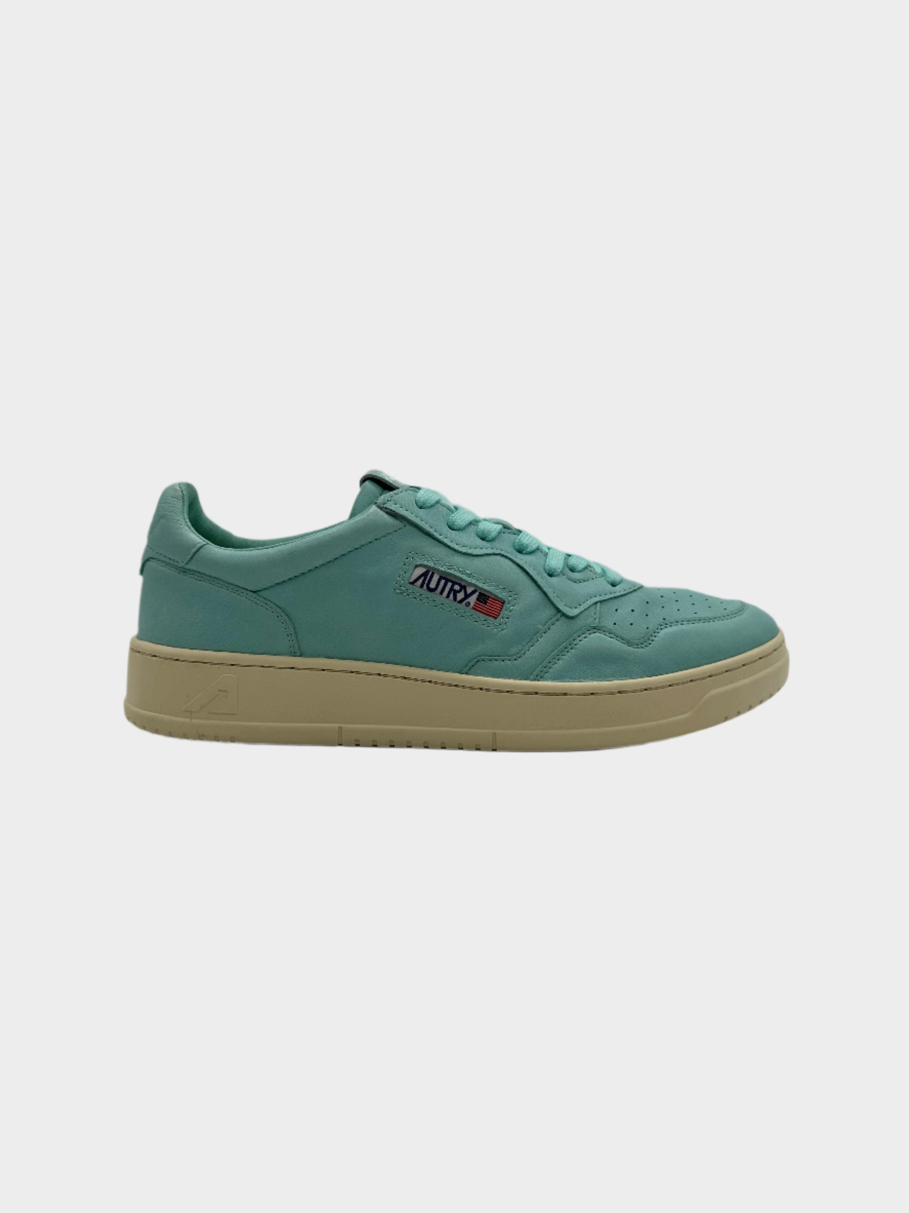 Low Sneakers