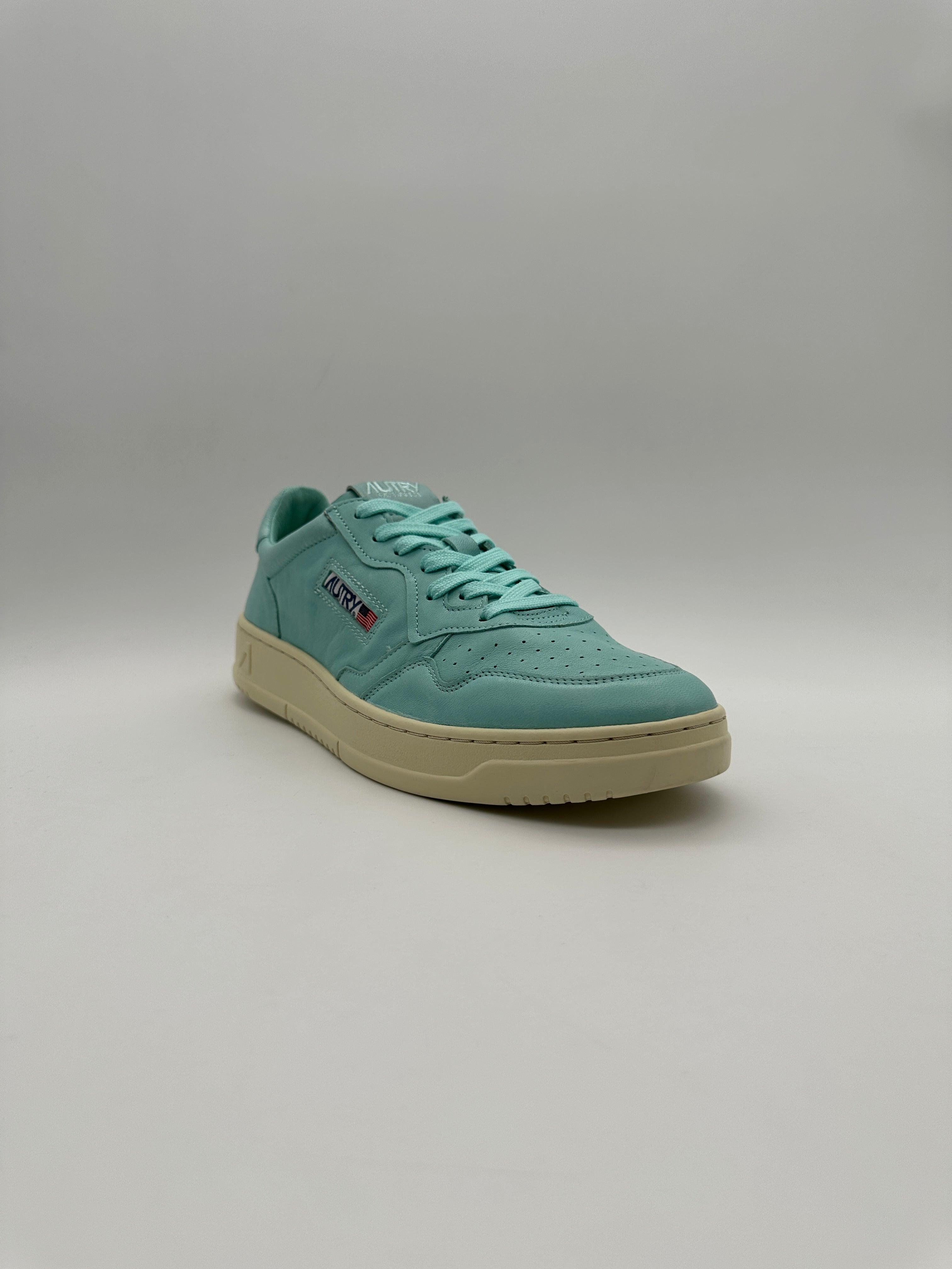 Low Sneakers