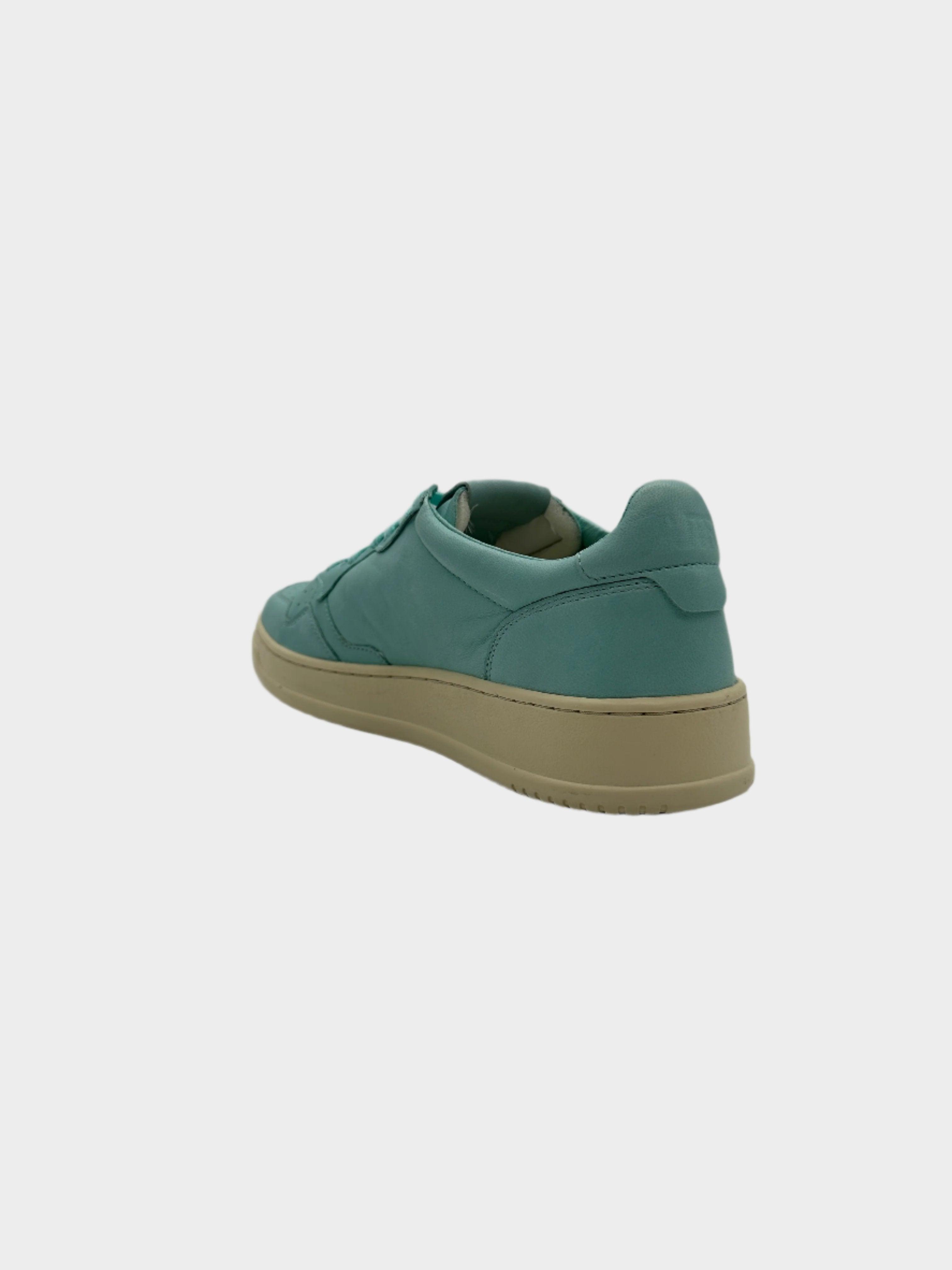 Low Sneakers
