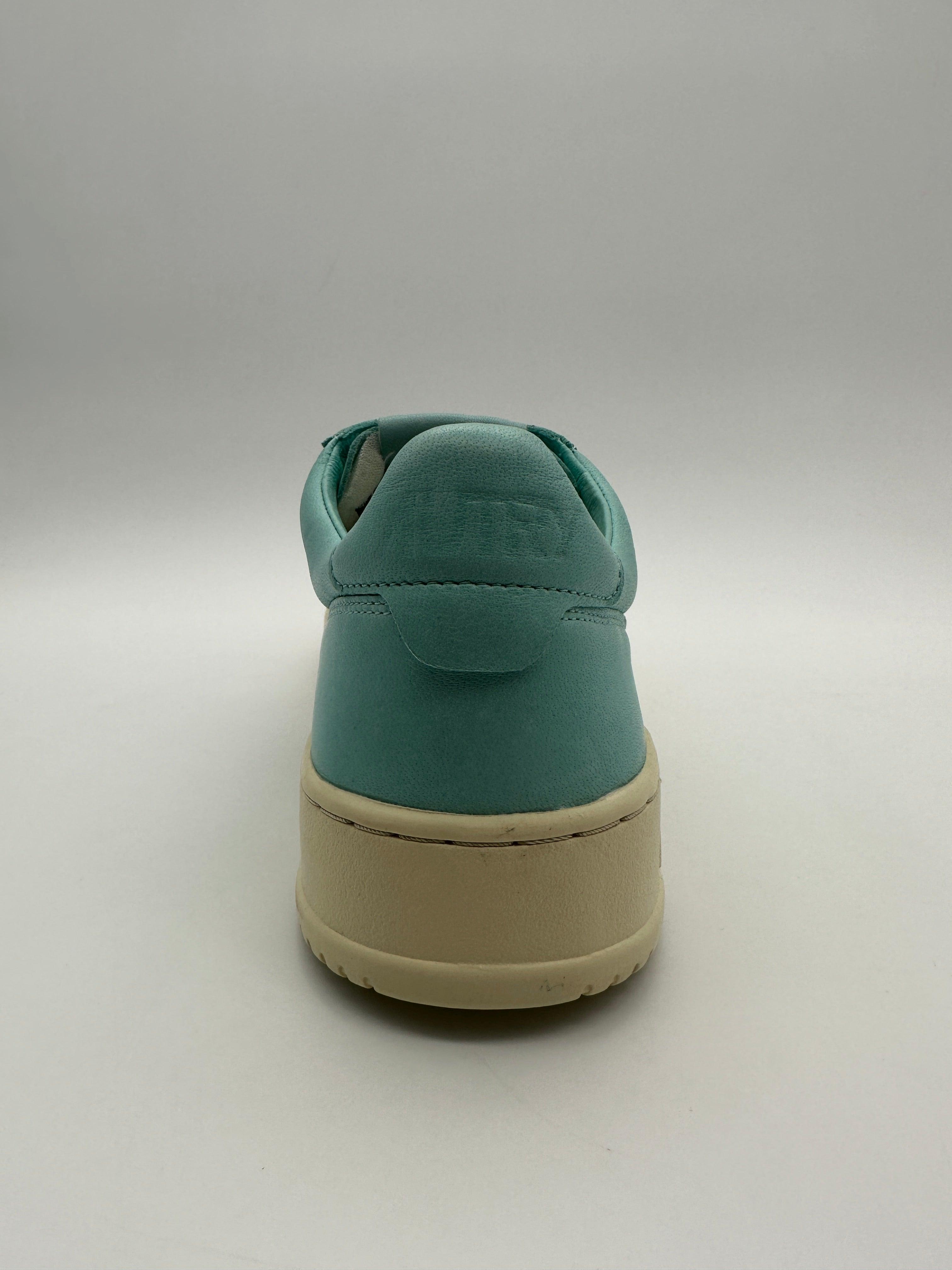 Low Sneakers