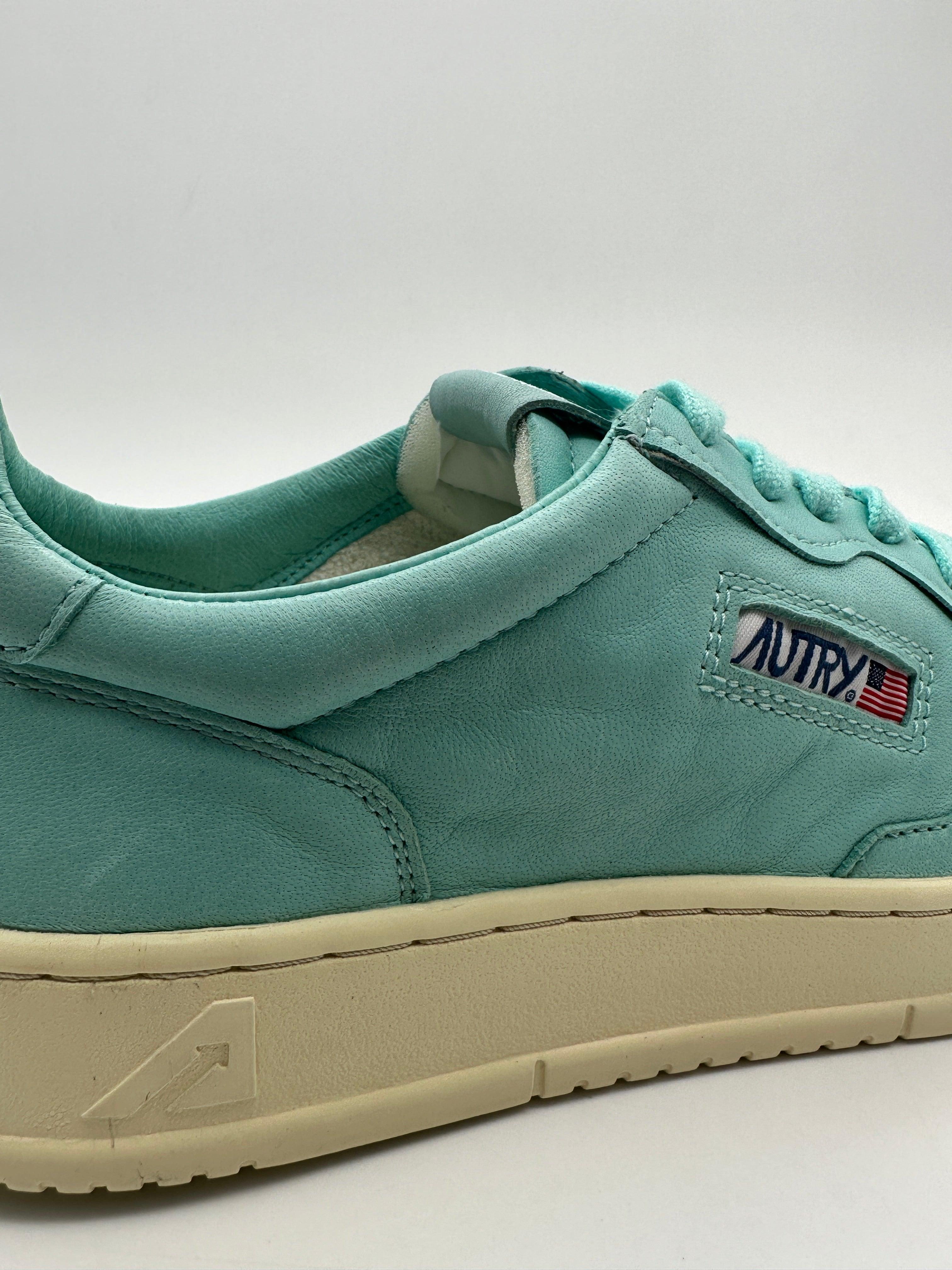 Low Sneakers