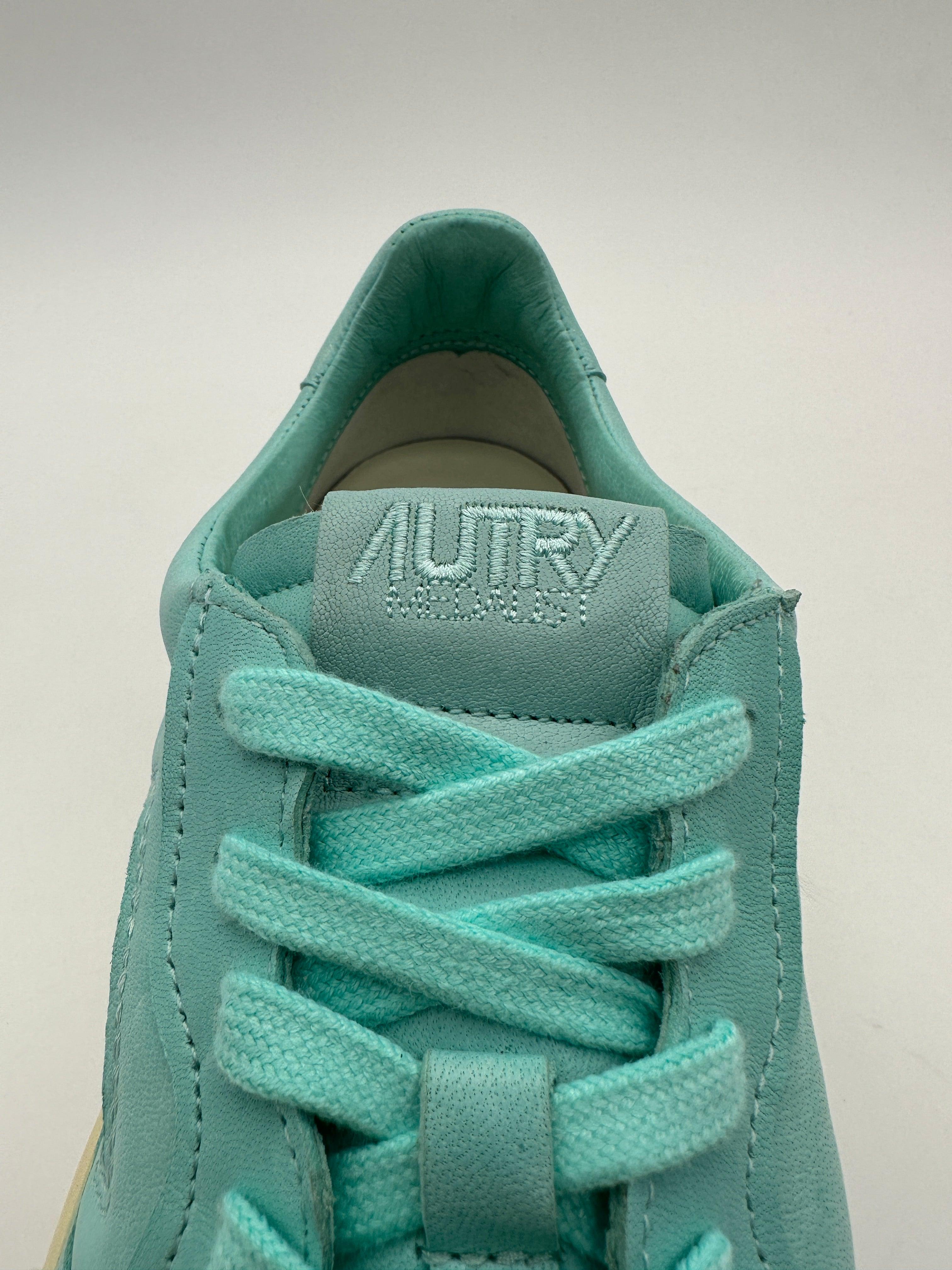 Low Sneakers