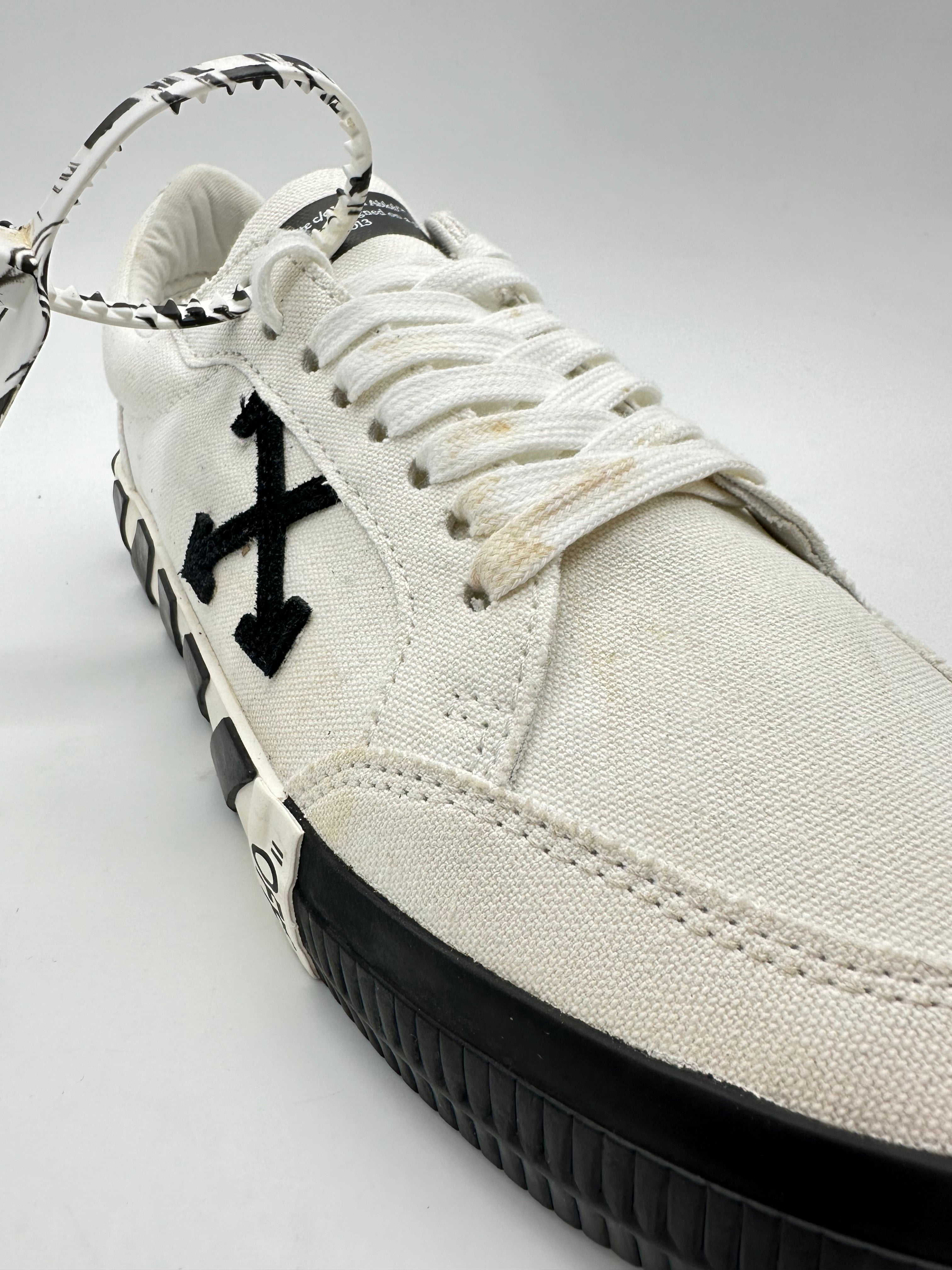 Sneakers With Rubber Detail