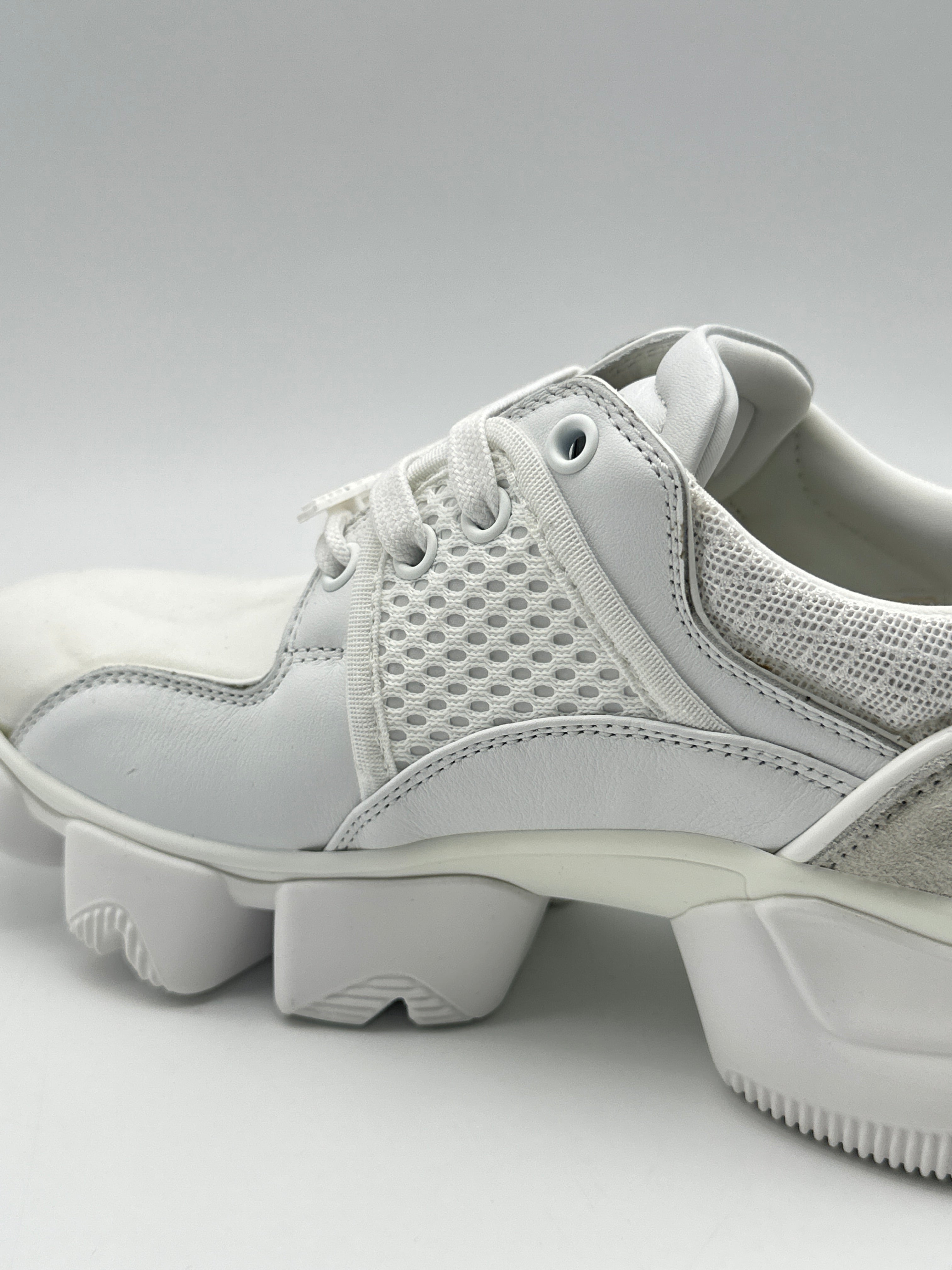Sneaker Bassa Jaw Bianca Con Suola Scultorea