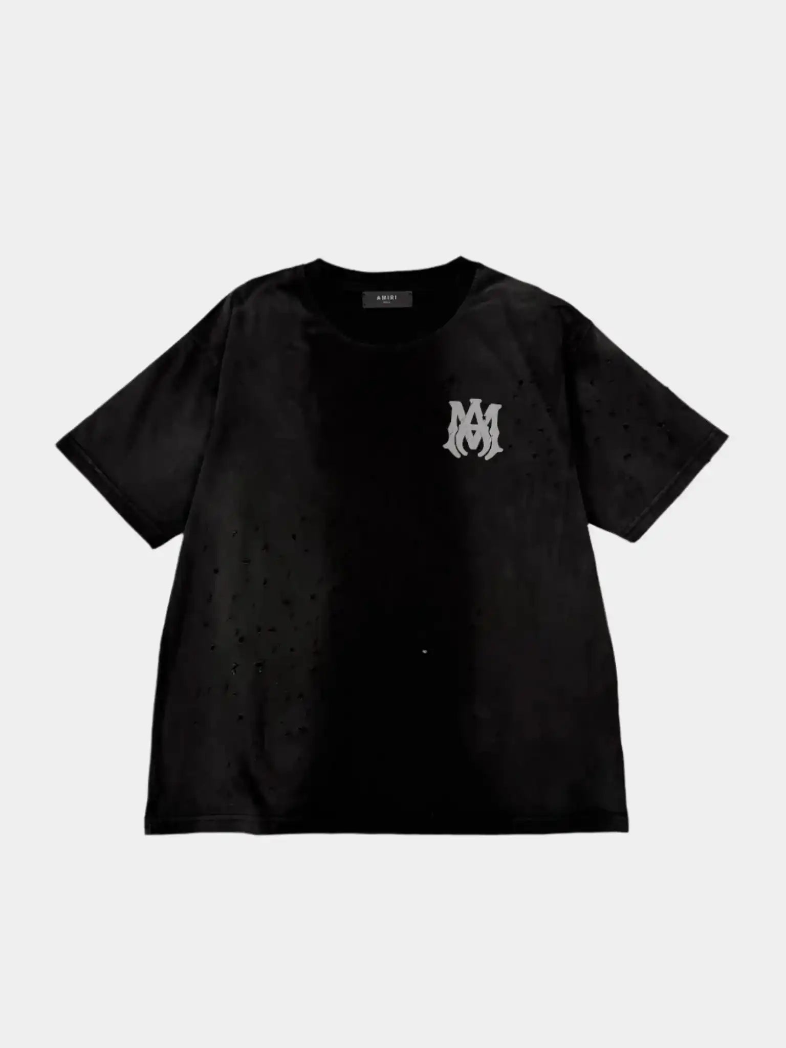 Vista frontale della t-shirt Amiri nera con monogramma e effetto destroyed