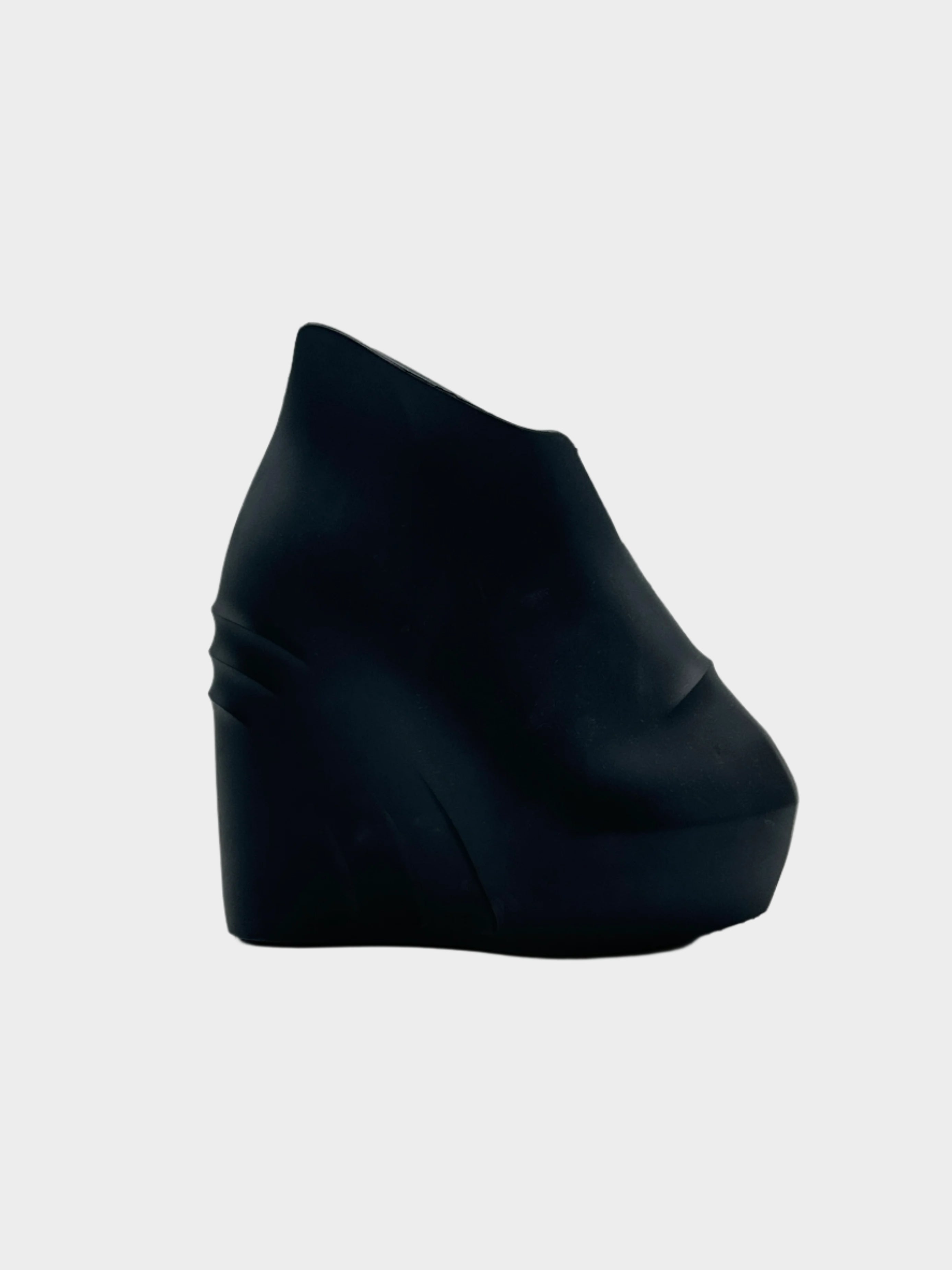 anfibi gomma nera, stivaletti Givenchy, scarpe in gomma, scarpe impermeabili moda, boots monoblocco uomo donna