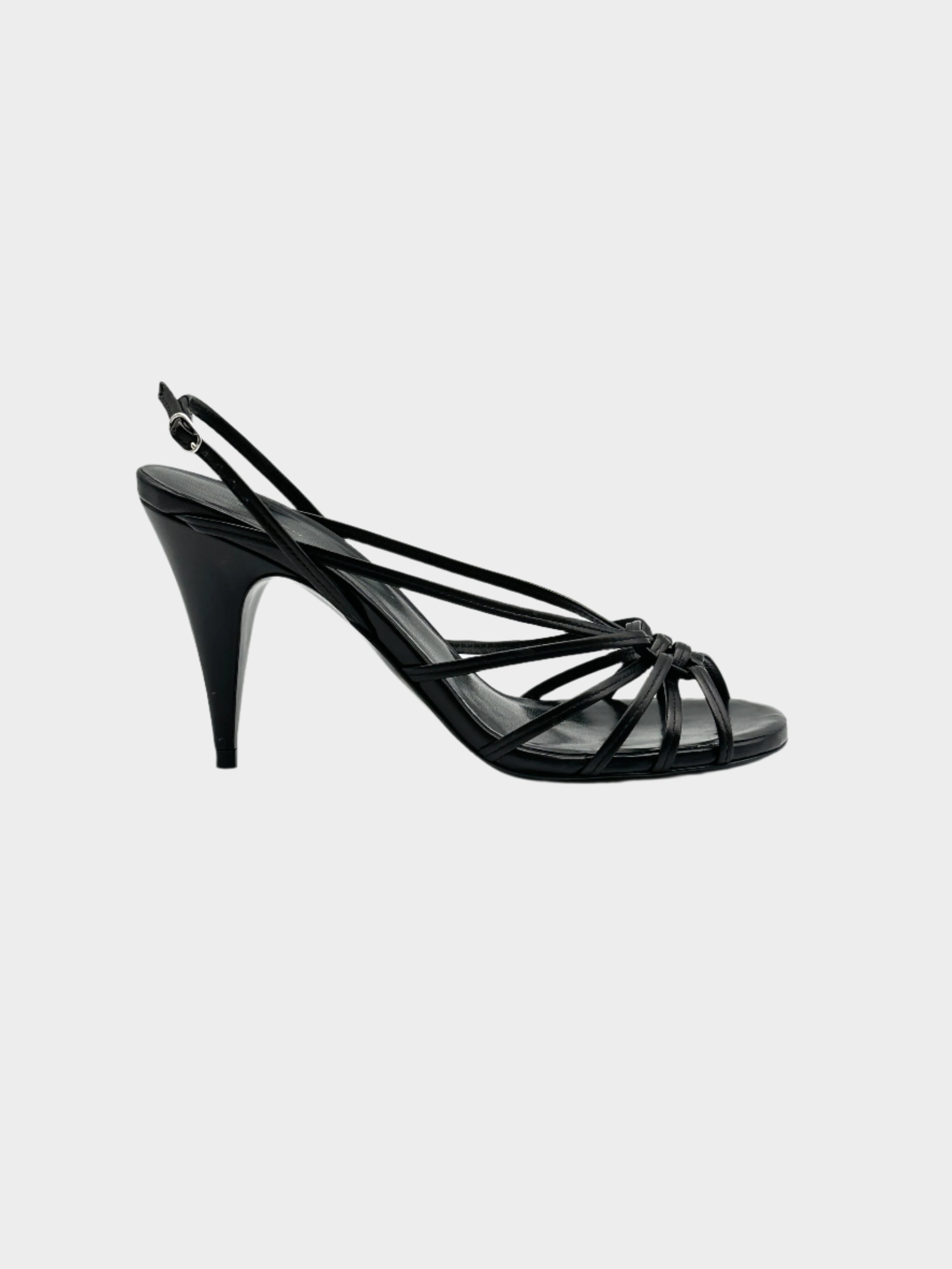 Black Heel Sandals in pelle con multi cinturini, nodo centrale e tacco 9 cm.