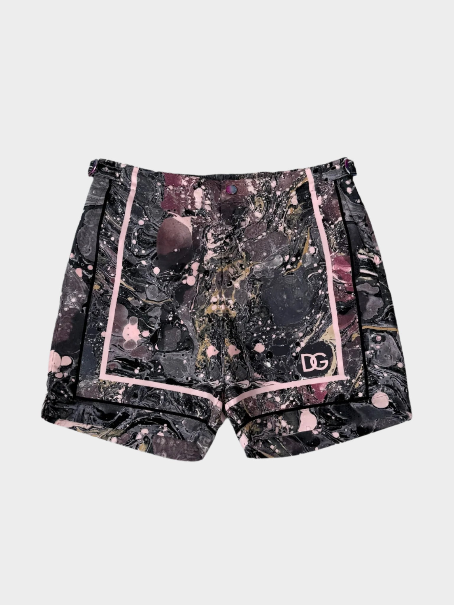 Vista frontale dei pantaloncini Dolce & Gabbana con fantasia marmorizzata