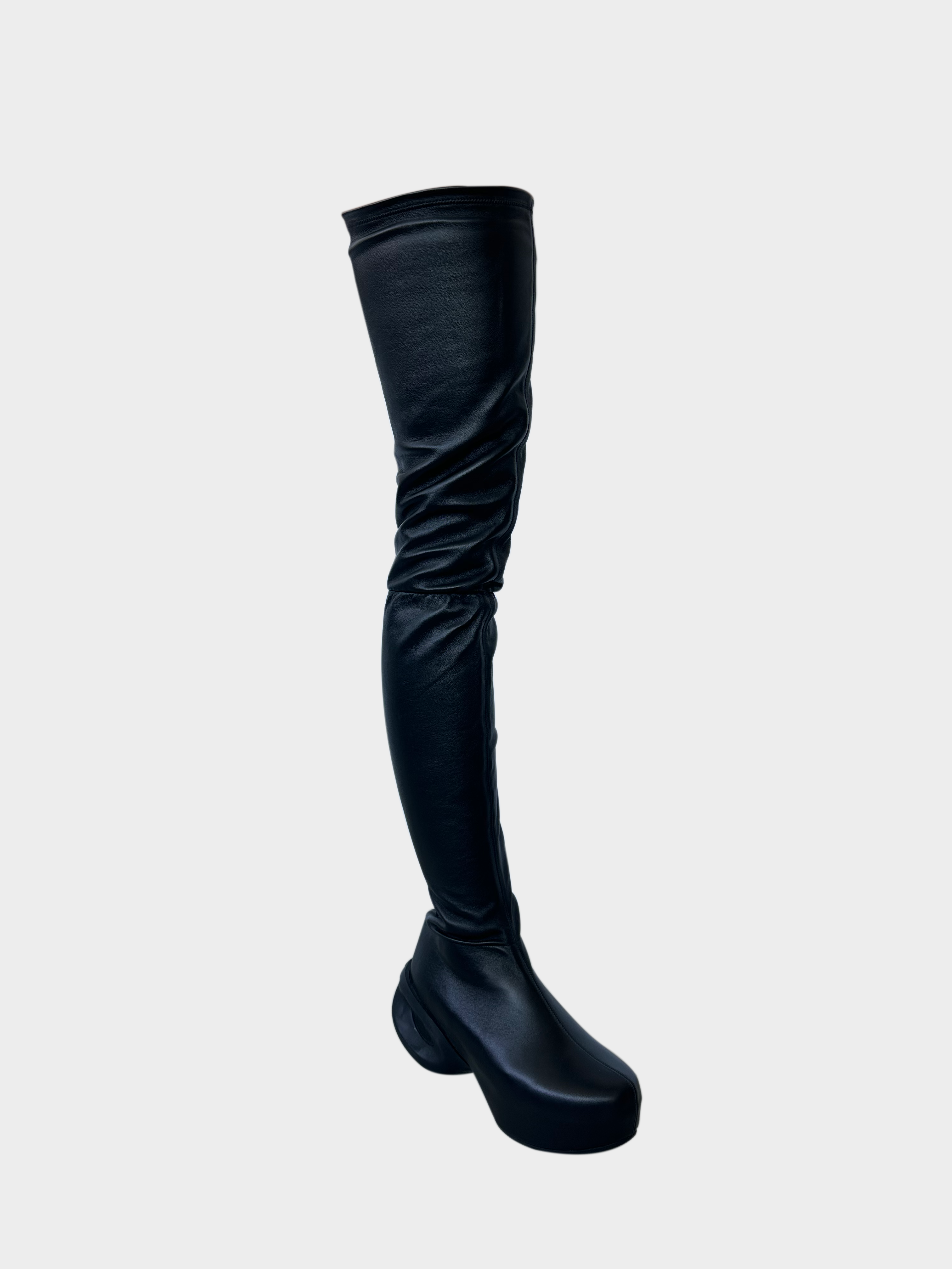 Stivali Givenchy Over The Knee in pelle nera opaca vista frontale