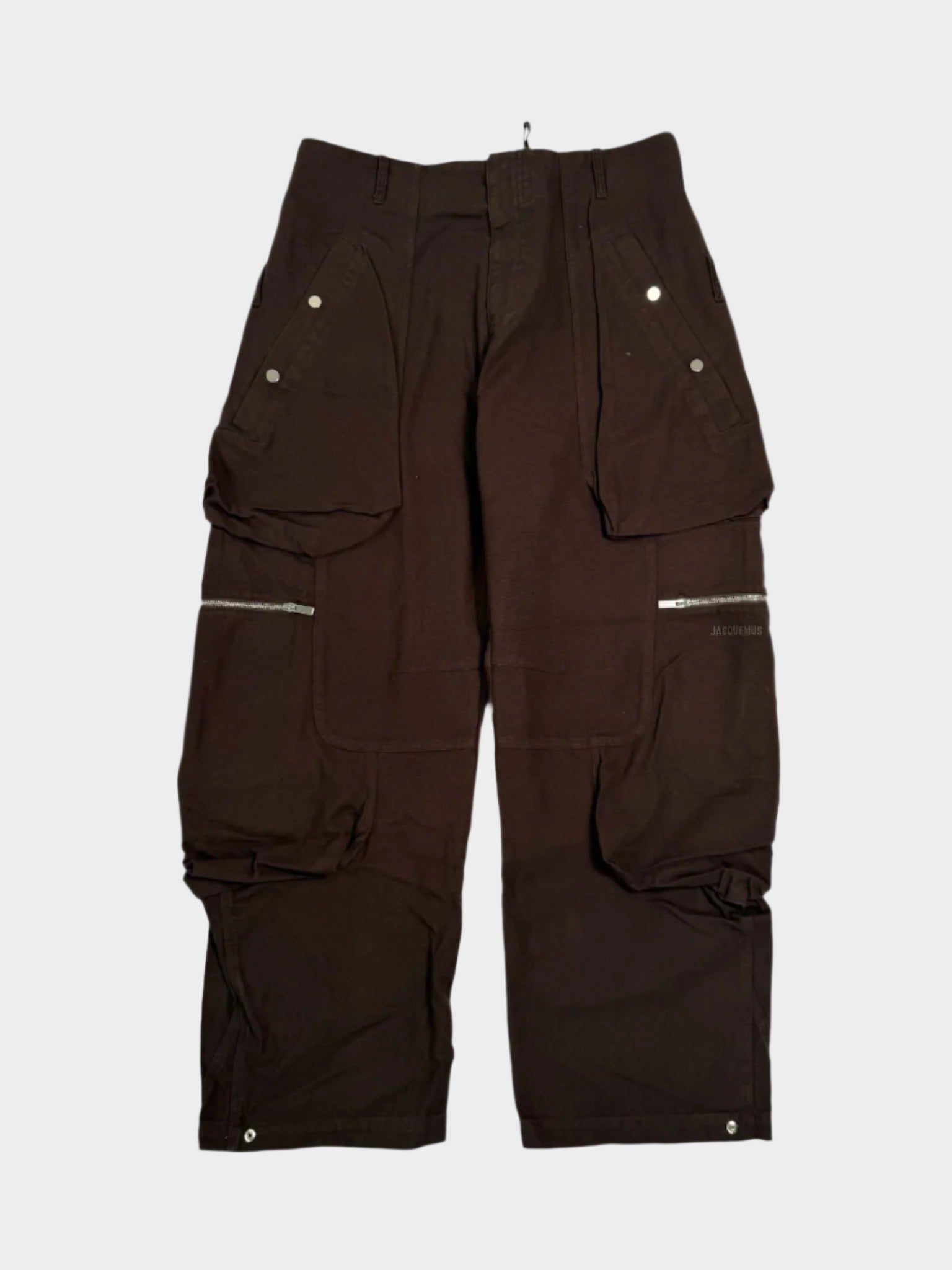 Jacquemus, pantaloni cargo Jacquemus, pantaloni marroni, cargo uomo, pantaloni con zip, pantaloni utility, moda streetwear