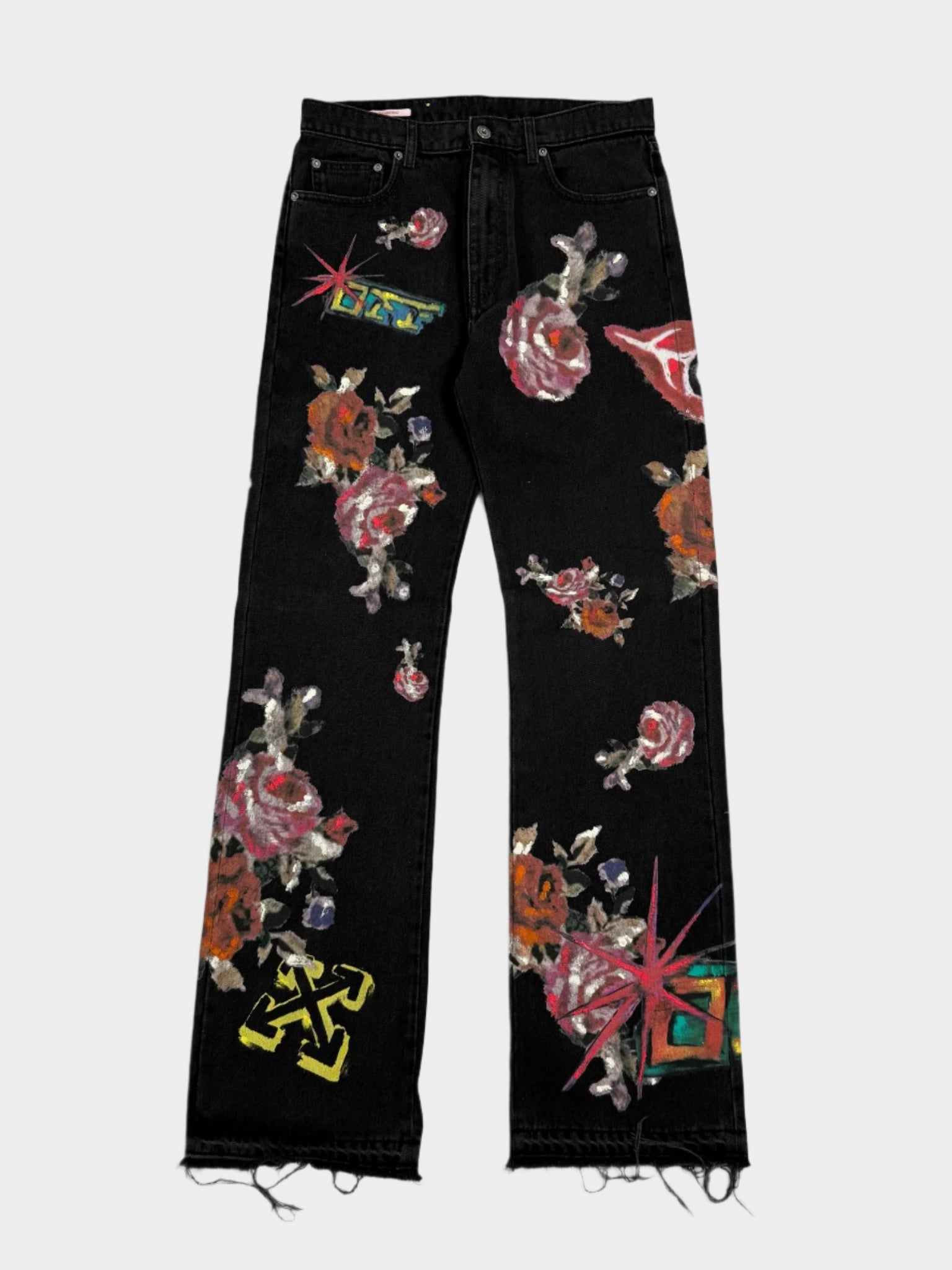 Jeans Off-White neri con ricami floreali e grafiche fluo, vista frontale