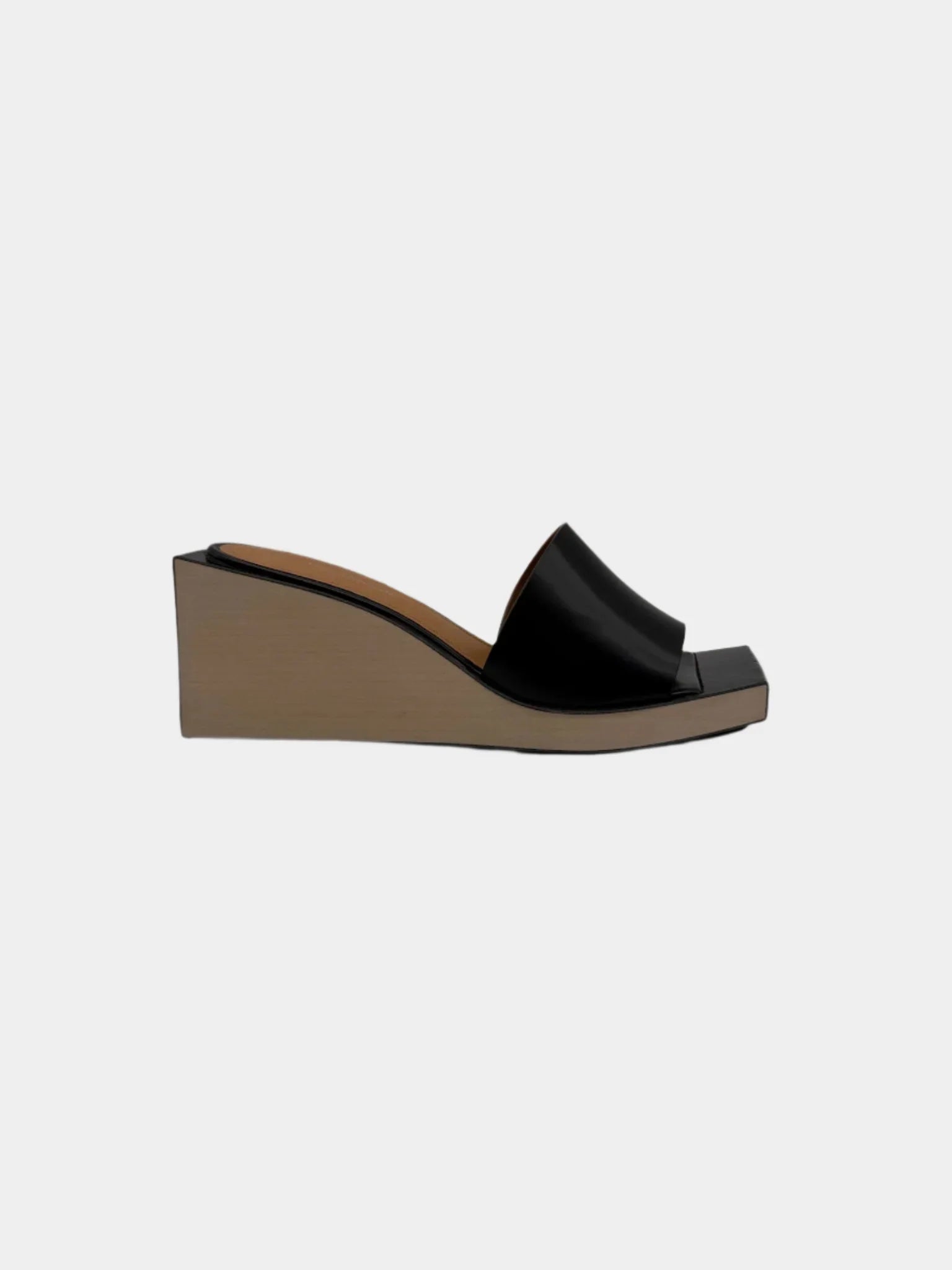 Sandali Maison Margiela in pelle nera con zeppa – vista frontale