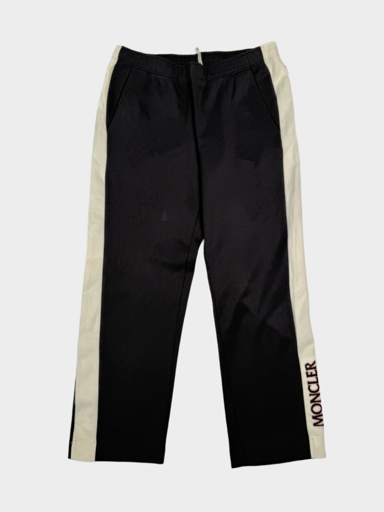 pantaloni Moncler, pantaloni neri Moncler, pantaloni con bande bianche, Moncler uomo, pantaloni sportivi Moncler, Qlhype