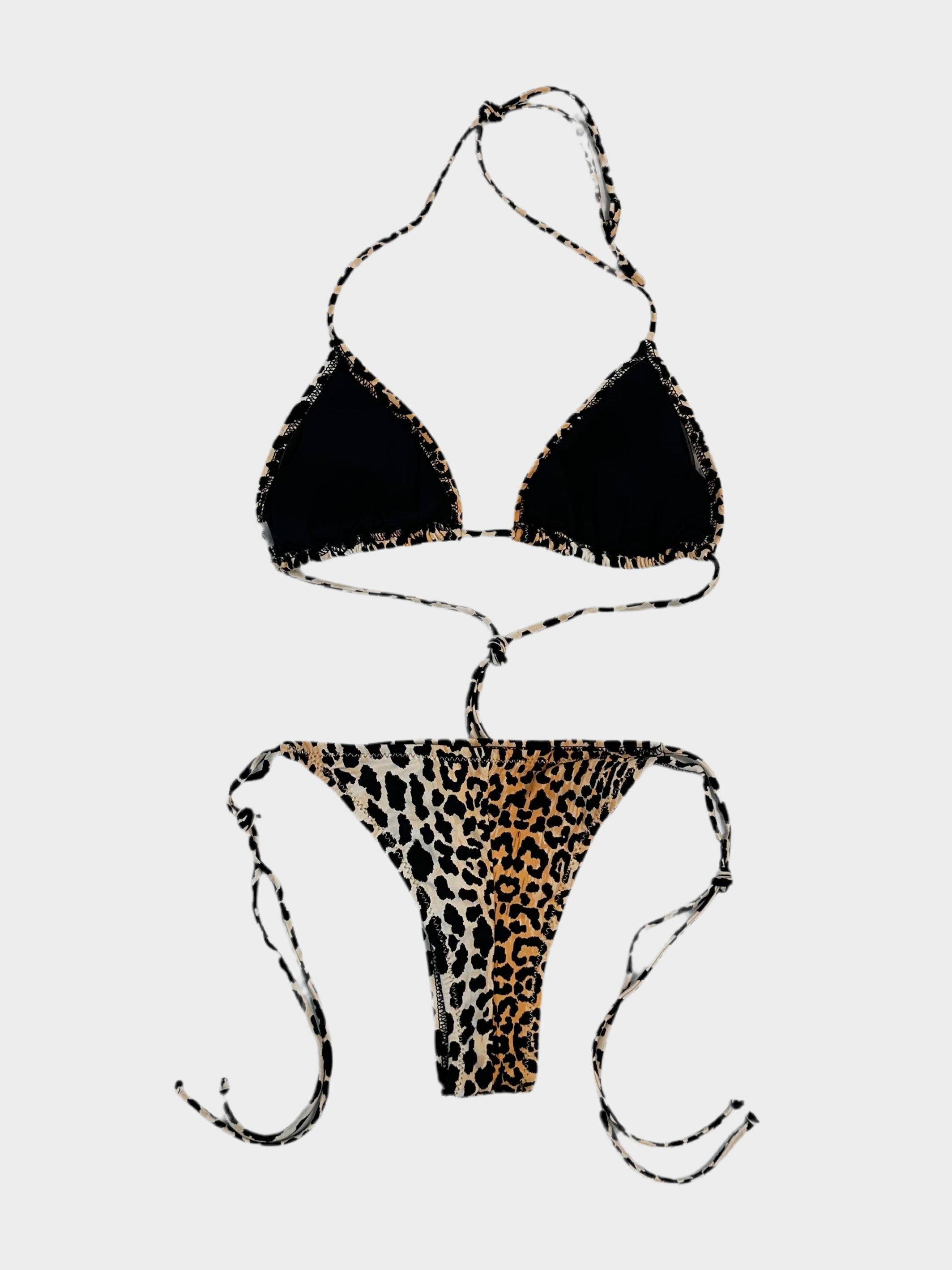 Vista posteriore del bikini Love Triangle Reina Olga con fantasia leopardata