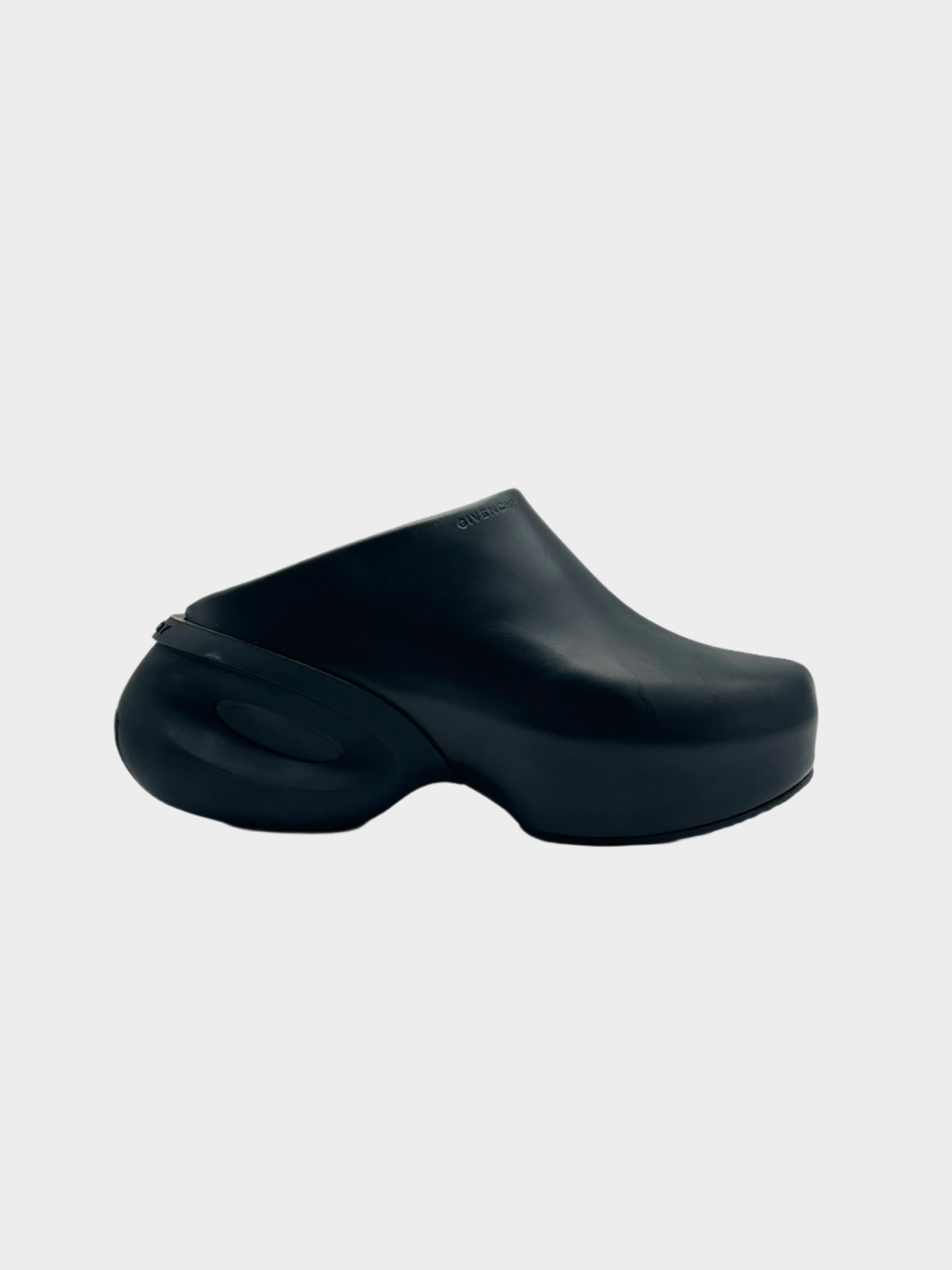 sabot Givenchy, sabot neri pelle, sabot uomo luxury, scarpe Givenchy moderne, calzature design Givenchy