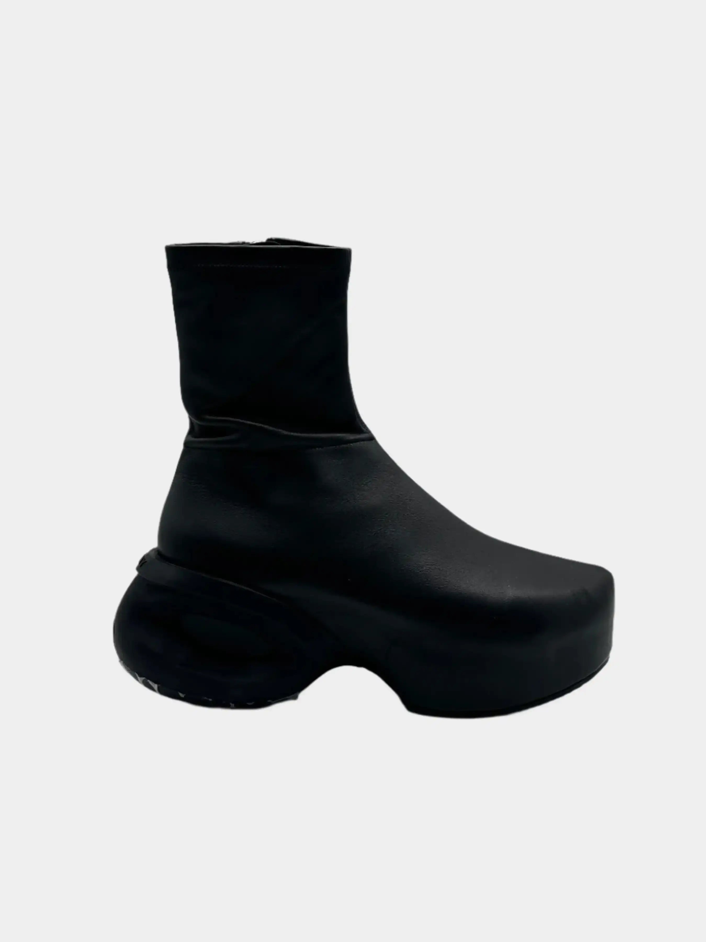stivali pelle nera, Givenchy boots, stivali flat donna, stivali con zip, scarpe in pelle agnello, made in Italy