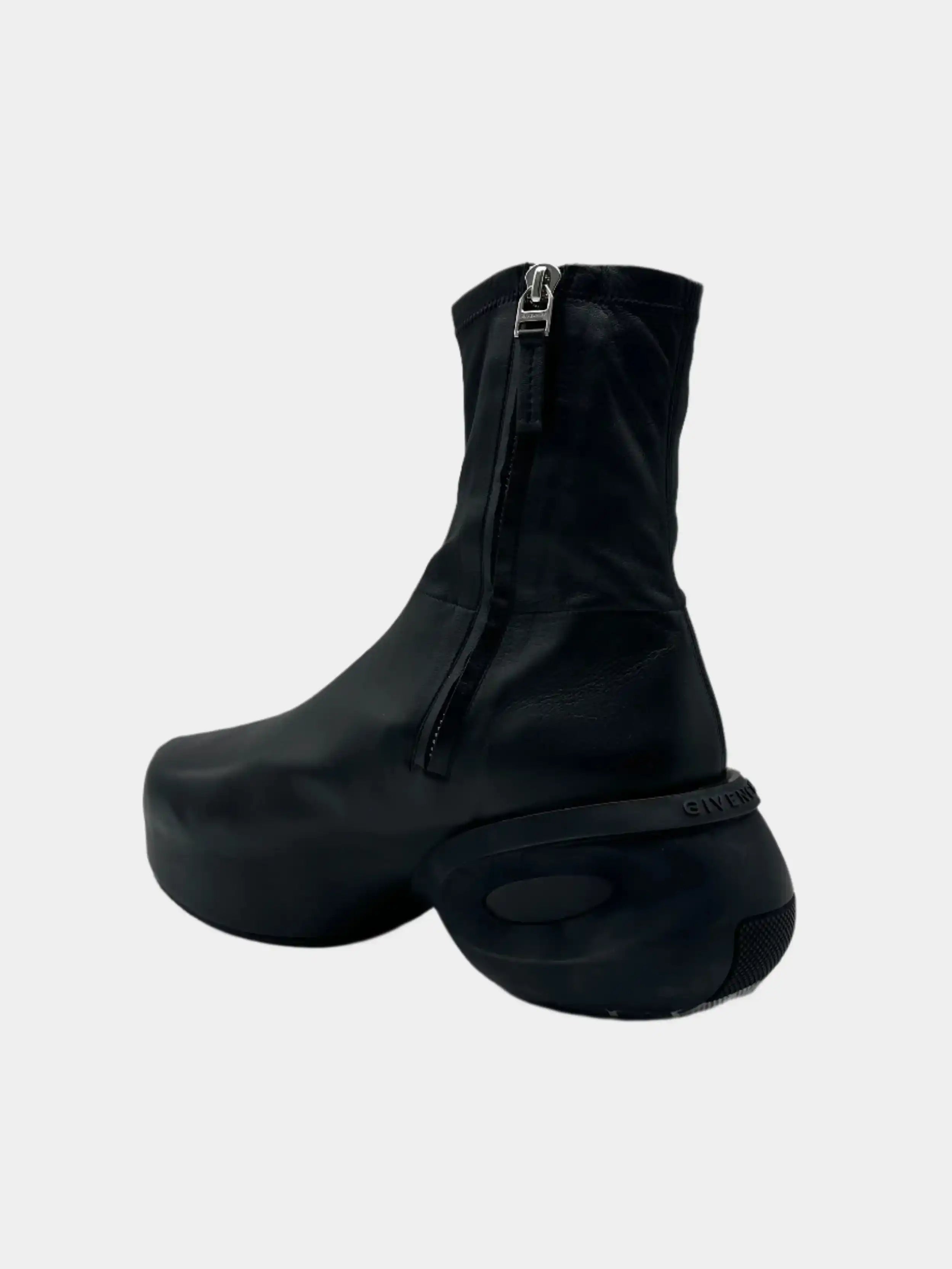 Stivali Show In Pelle Nera Con Suola Flat