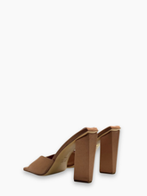 Mule In Raso Marrone Con Tacco Largo - Marrone | Qlhype
