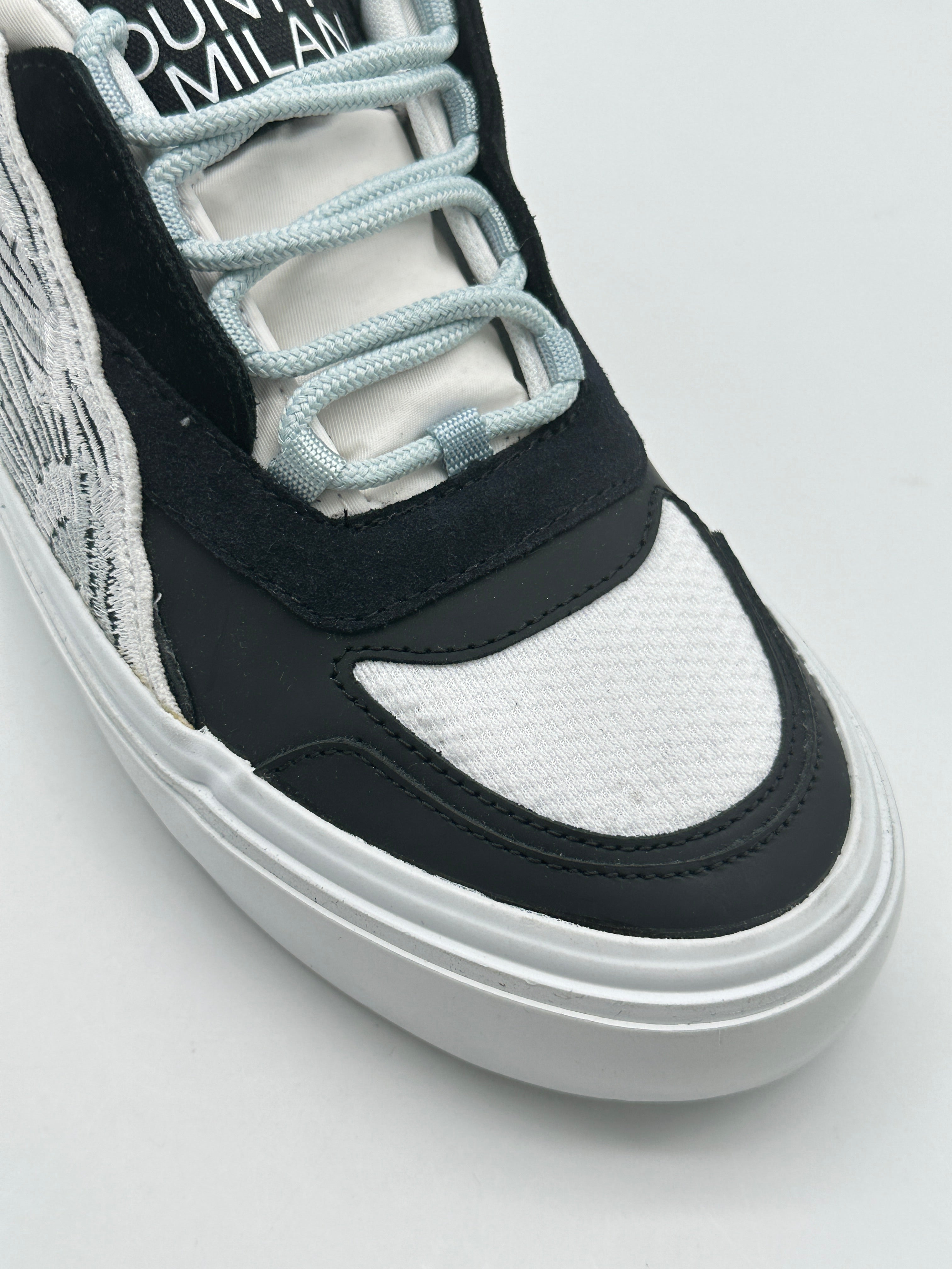 Side Wings Sneakers