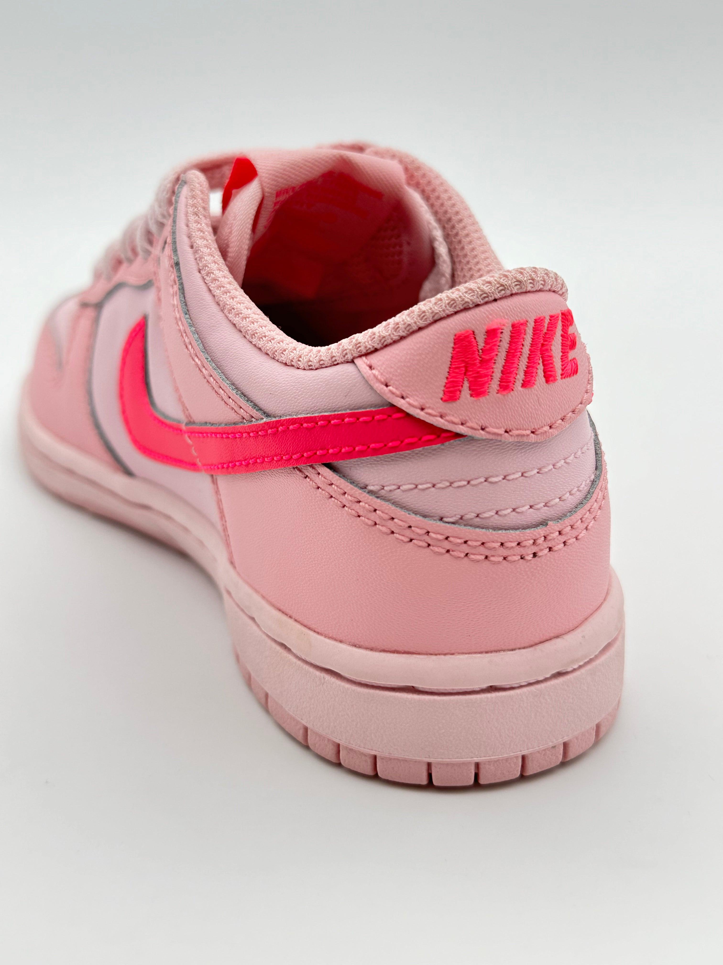 Dunk Low Triple Pink