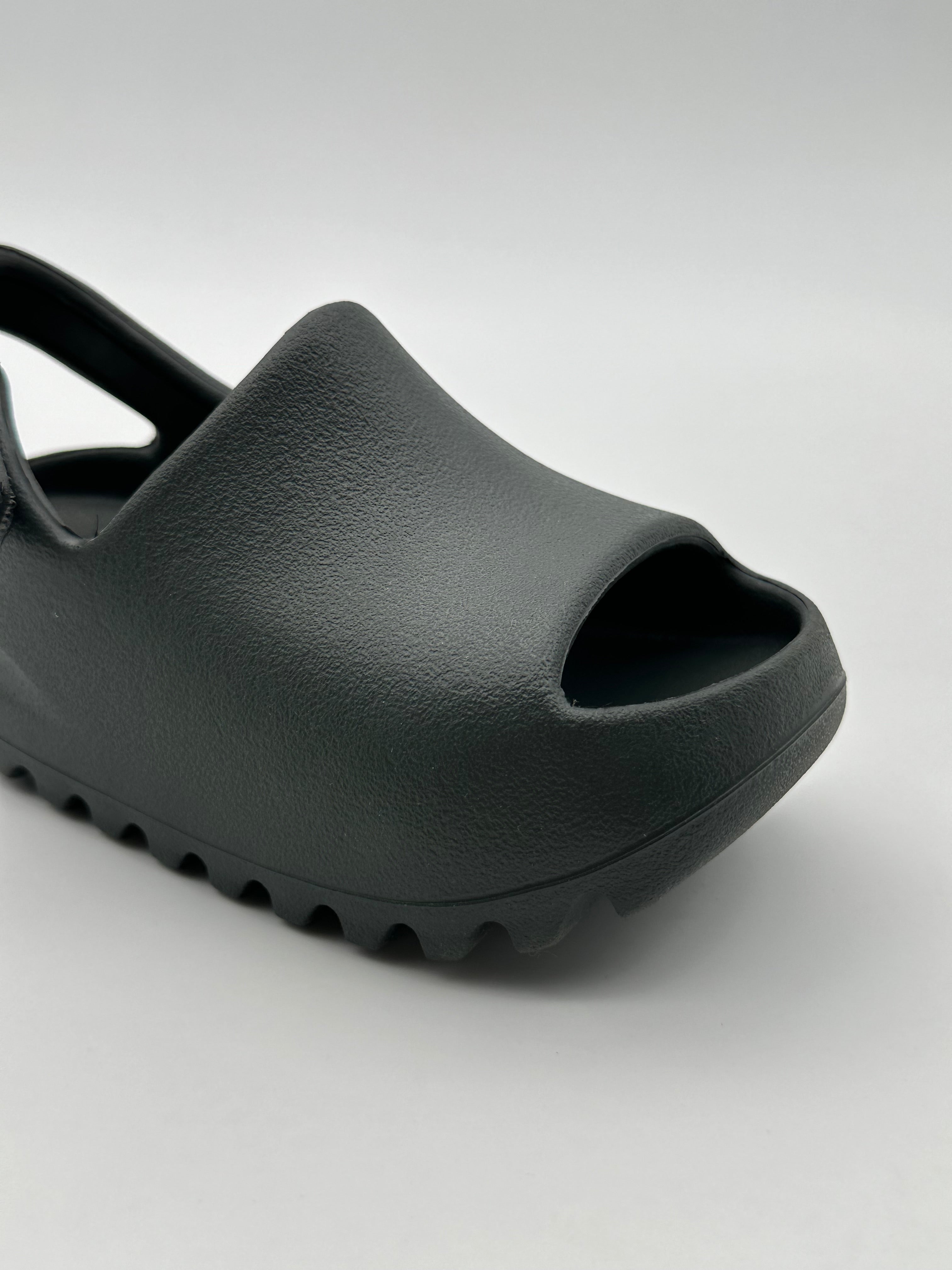 Yeezy Slide Onyx Infant