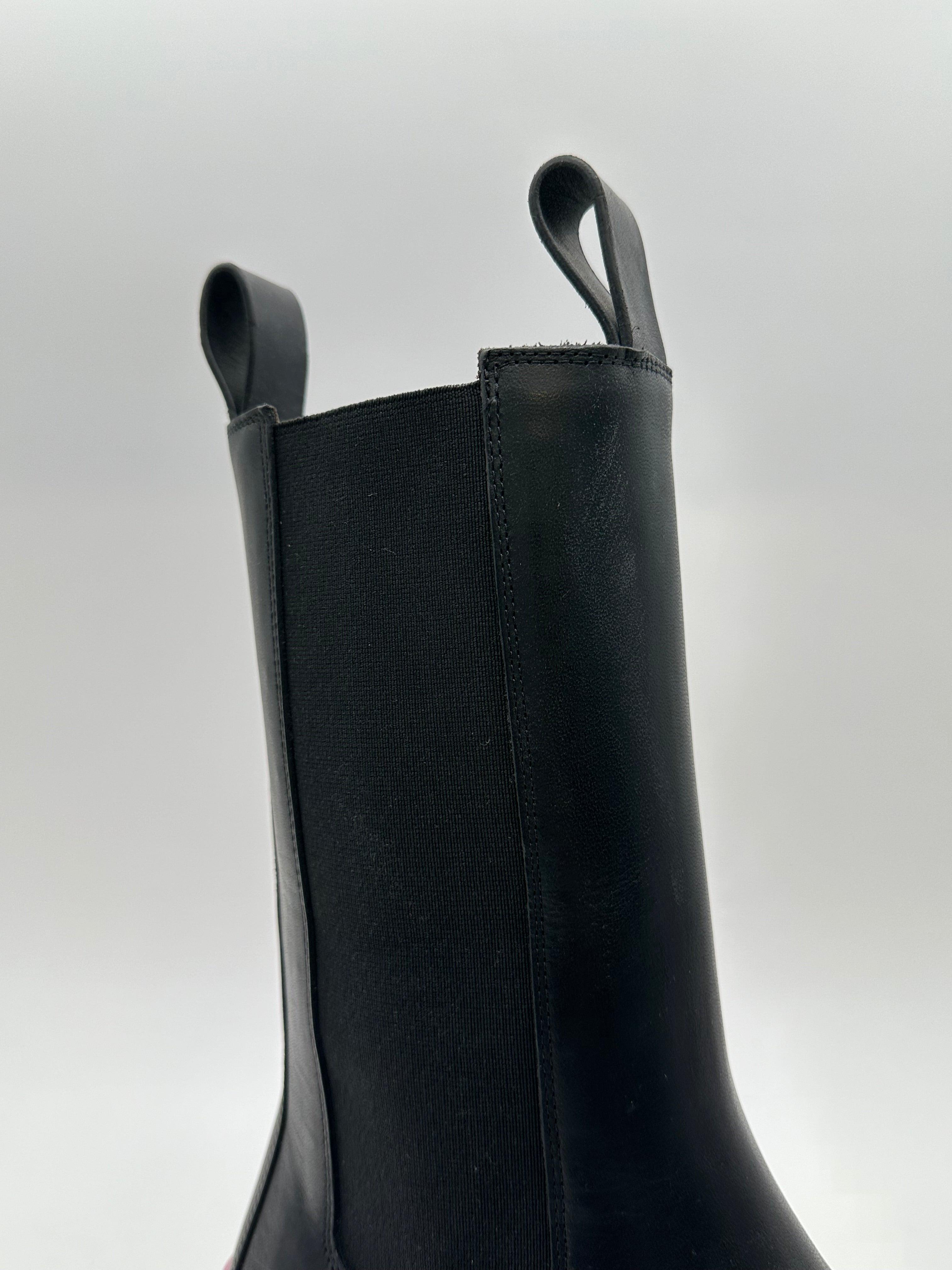 Tire Chelsea Boots