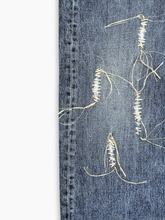 Jeans Blu Con Ricami Chiari - Blu | dBlank