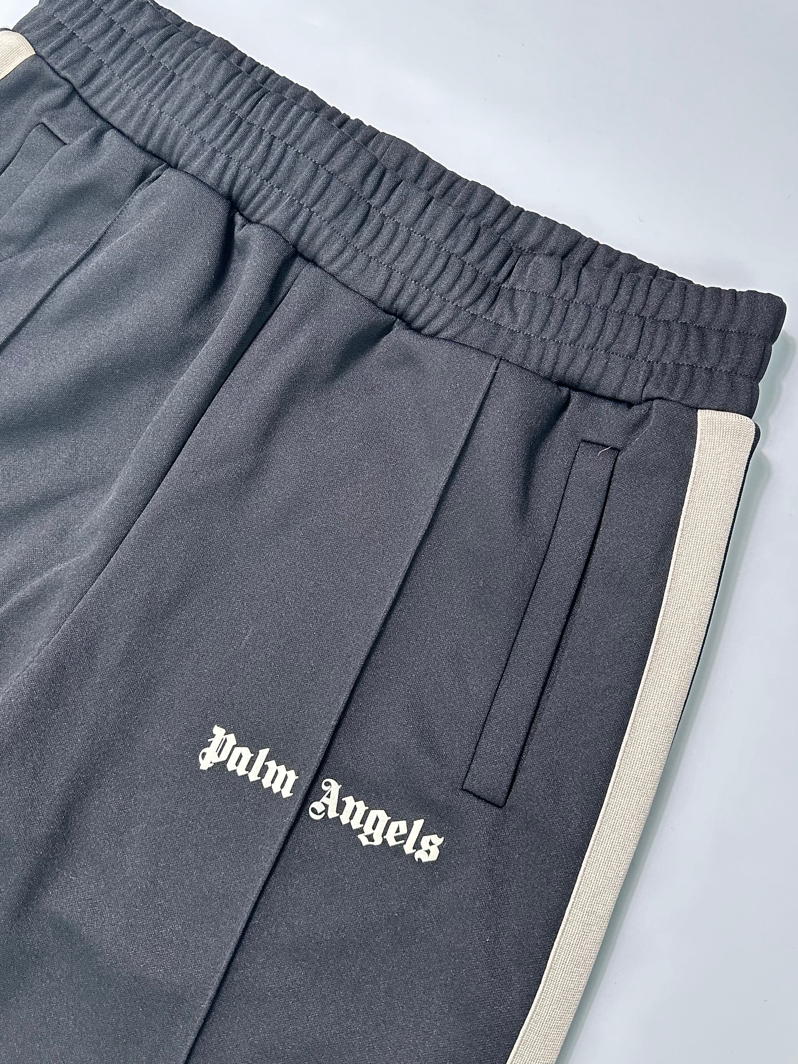 Loose Track Pants Logo