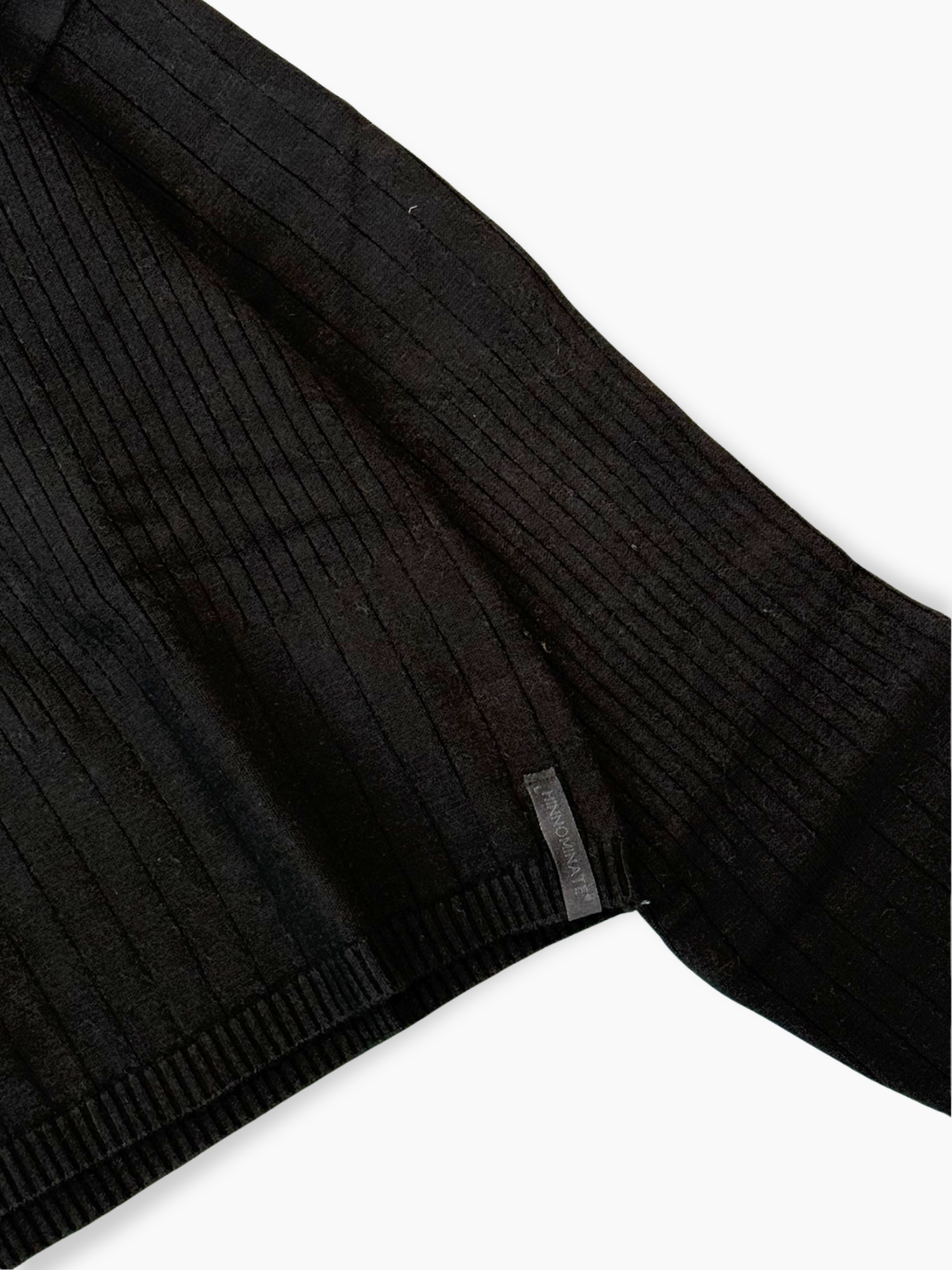 Maglia Nera A Costine Con Collo Alto