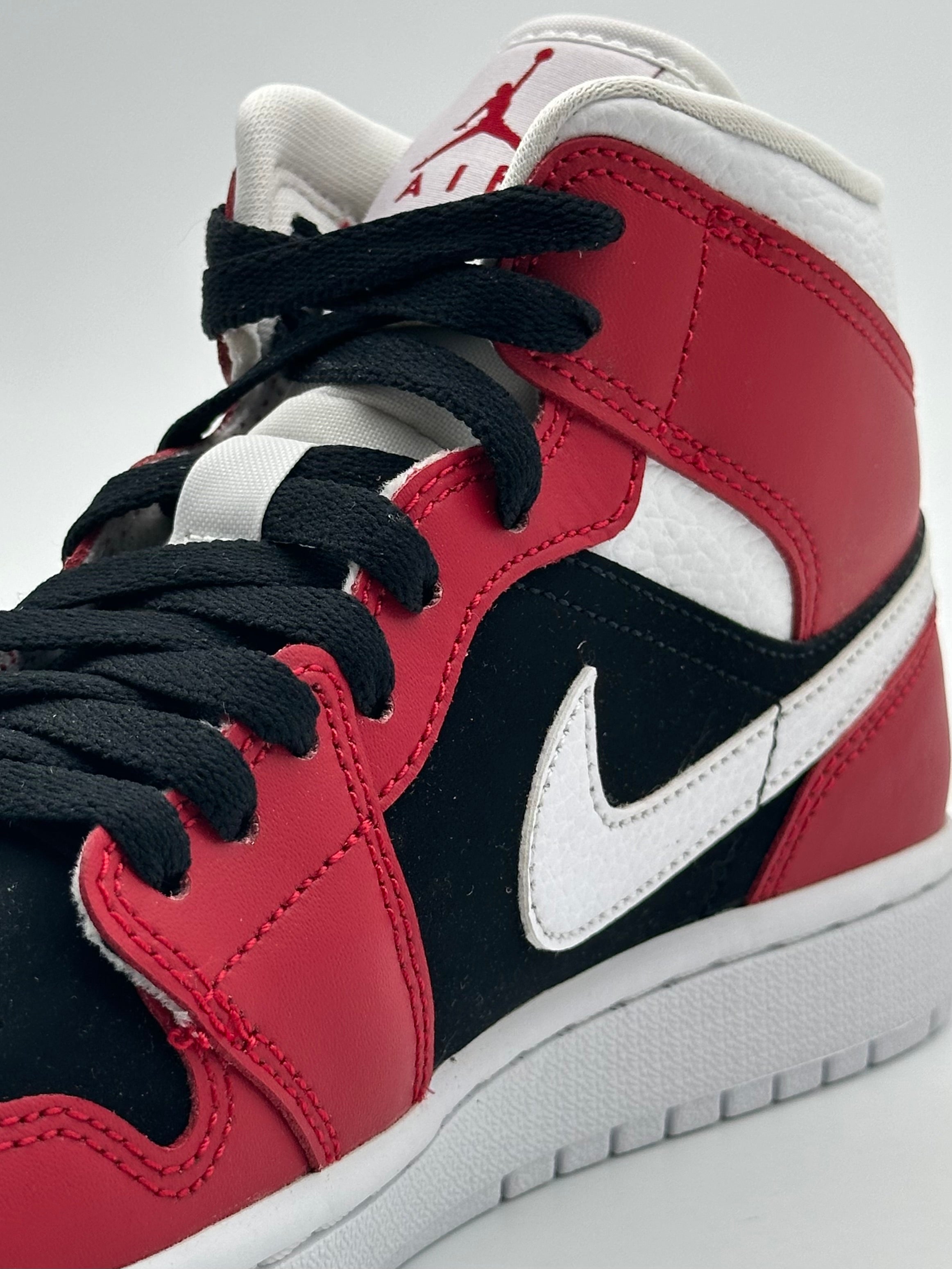 Jordan 1 Mid Gym Red