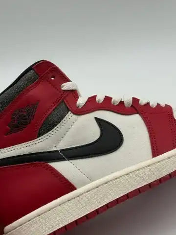 Nike Air Jordan 1 Retro High OG Chicago Lost & Found