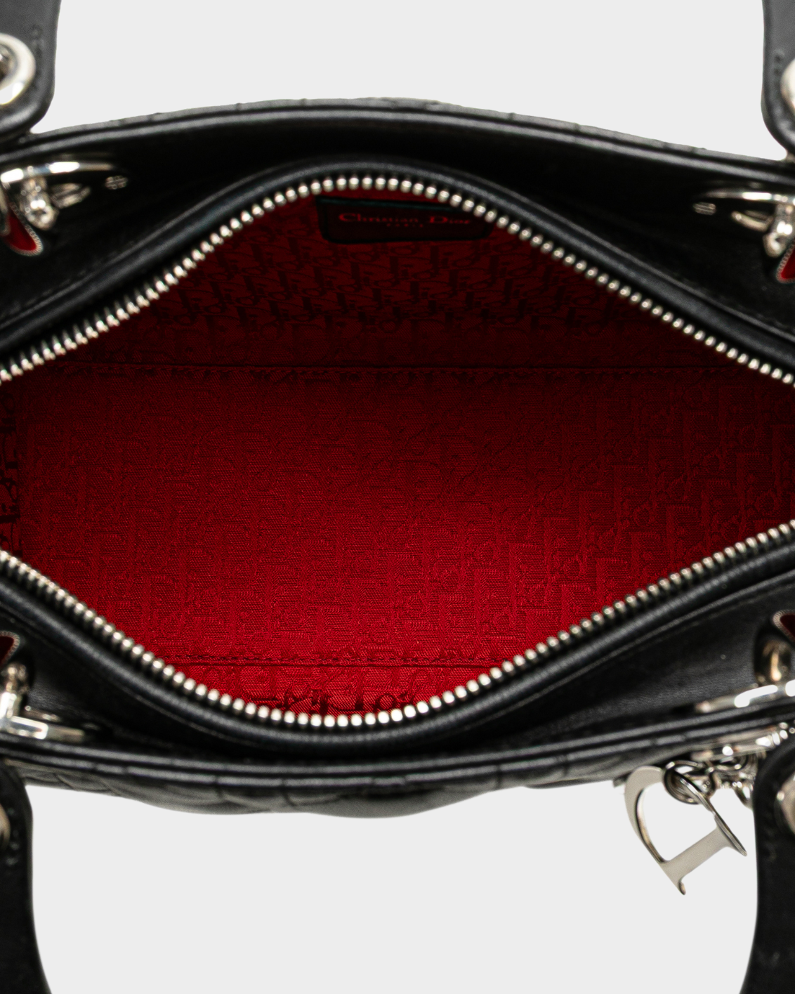 Borsa Lady Dior Nera In Pelle Cannage Con Charm Logo
