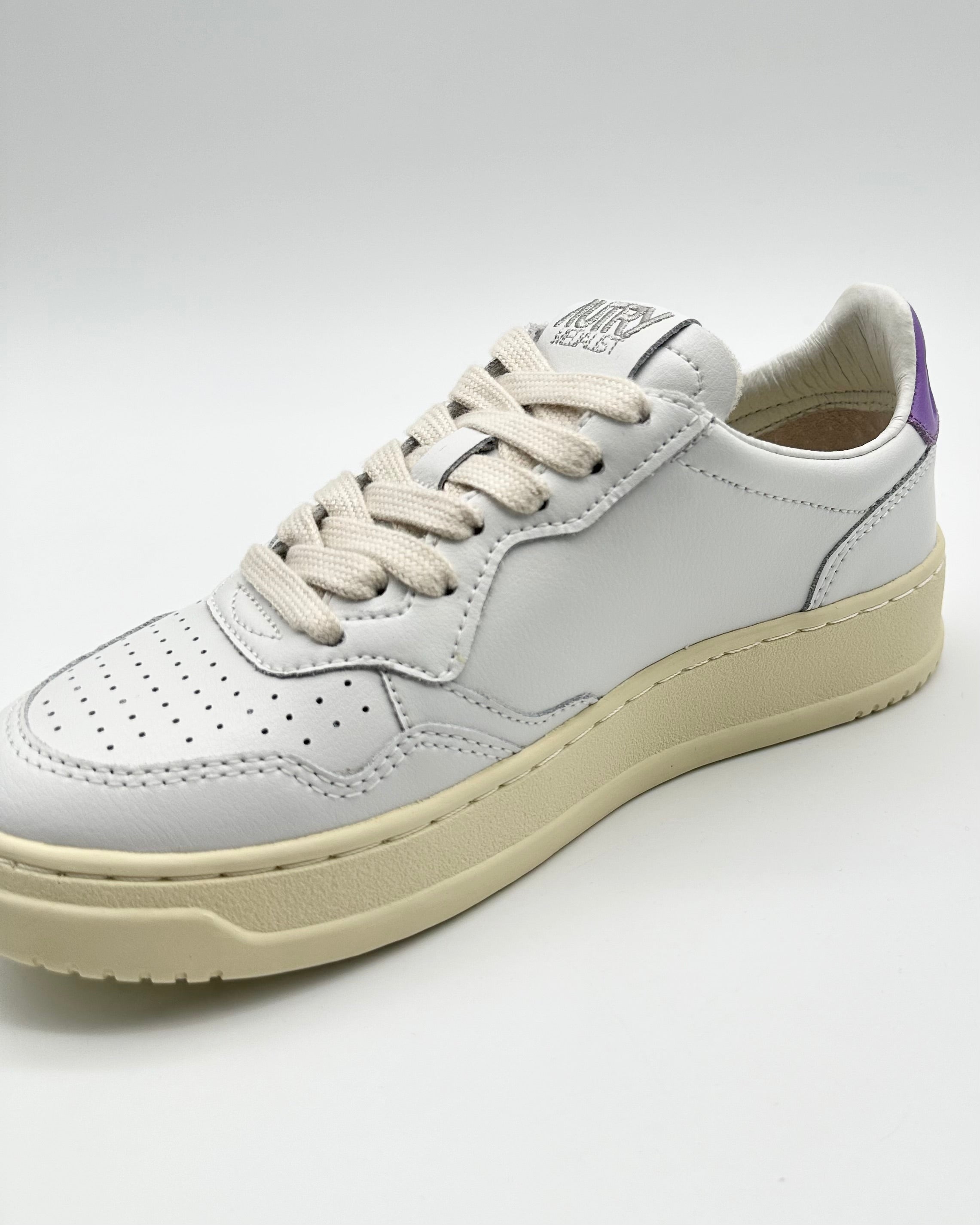 Medalist Low Sneakers