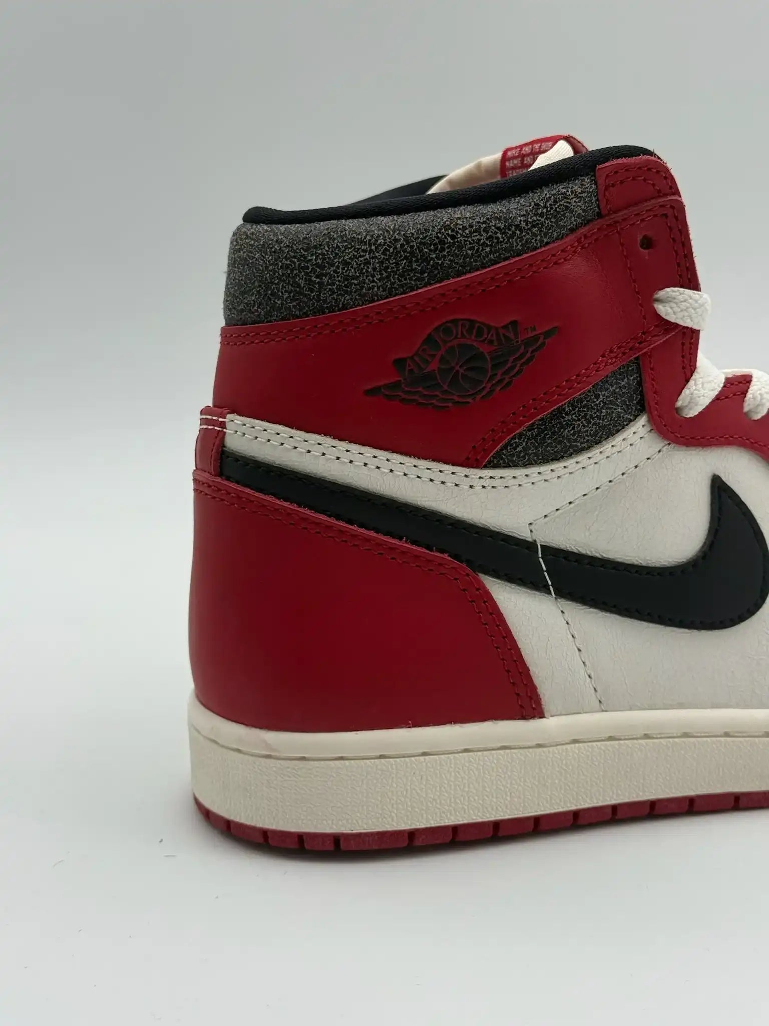Nike Air Jordan 1 Retro High OG Chicago Lost & Found