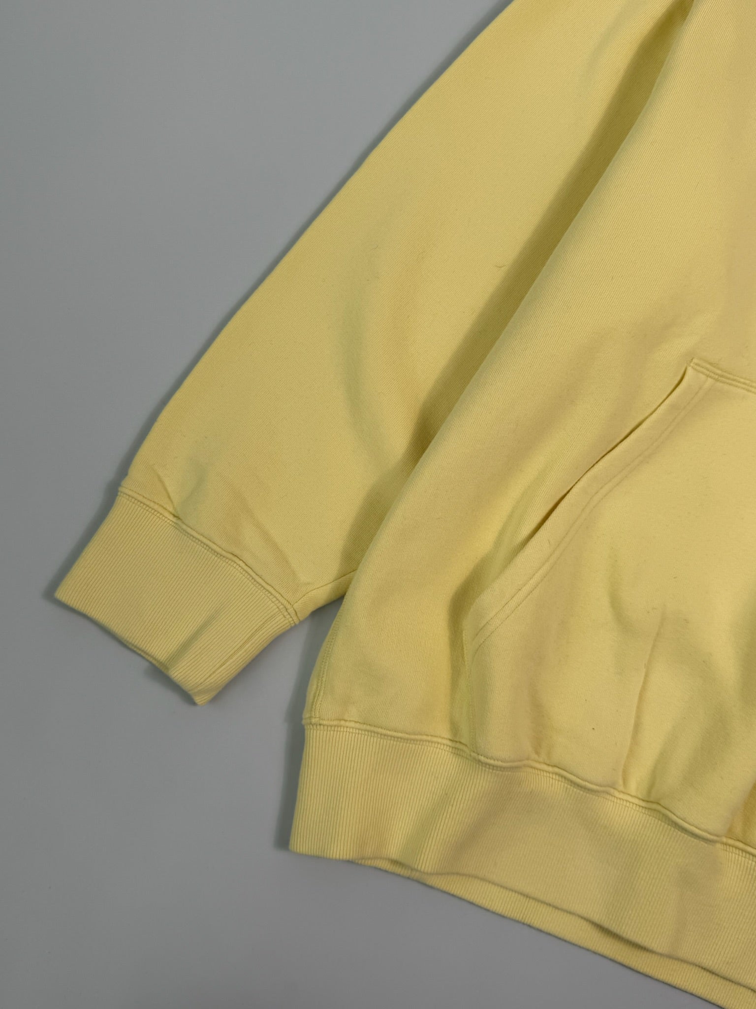 Felpa Gialla Con Cappuccio E Stampa Stella McCartney "23 Old Bond St. London"
