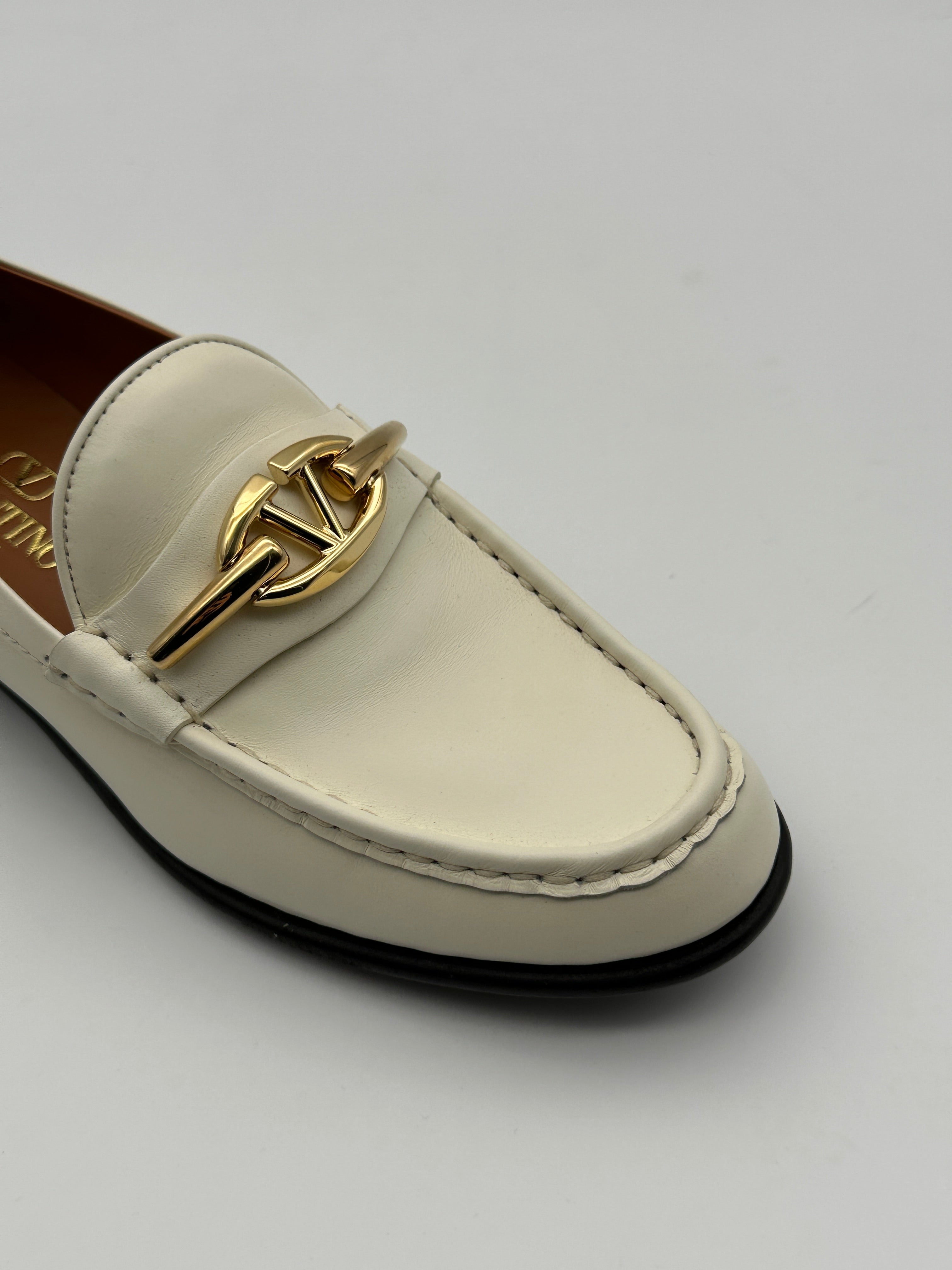 VLogo Loafer