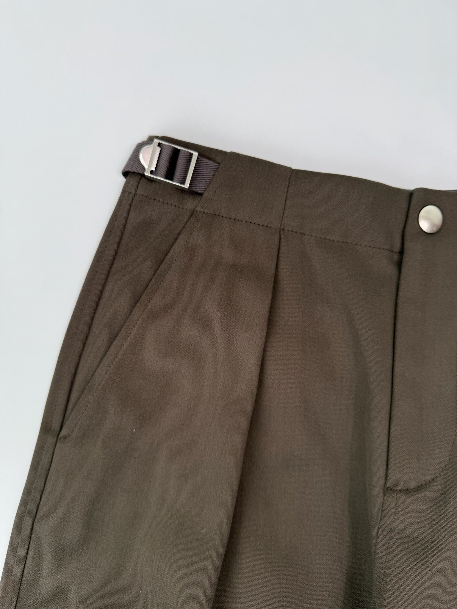 Pantaloni Marroni Con Dettagli A Fibbia