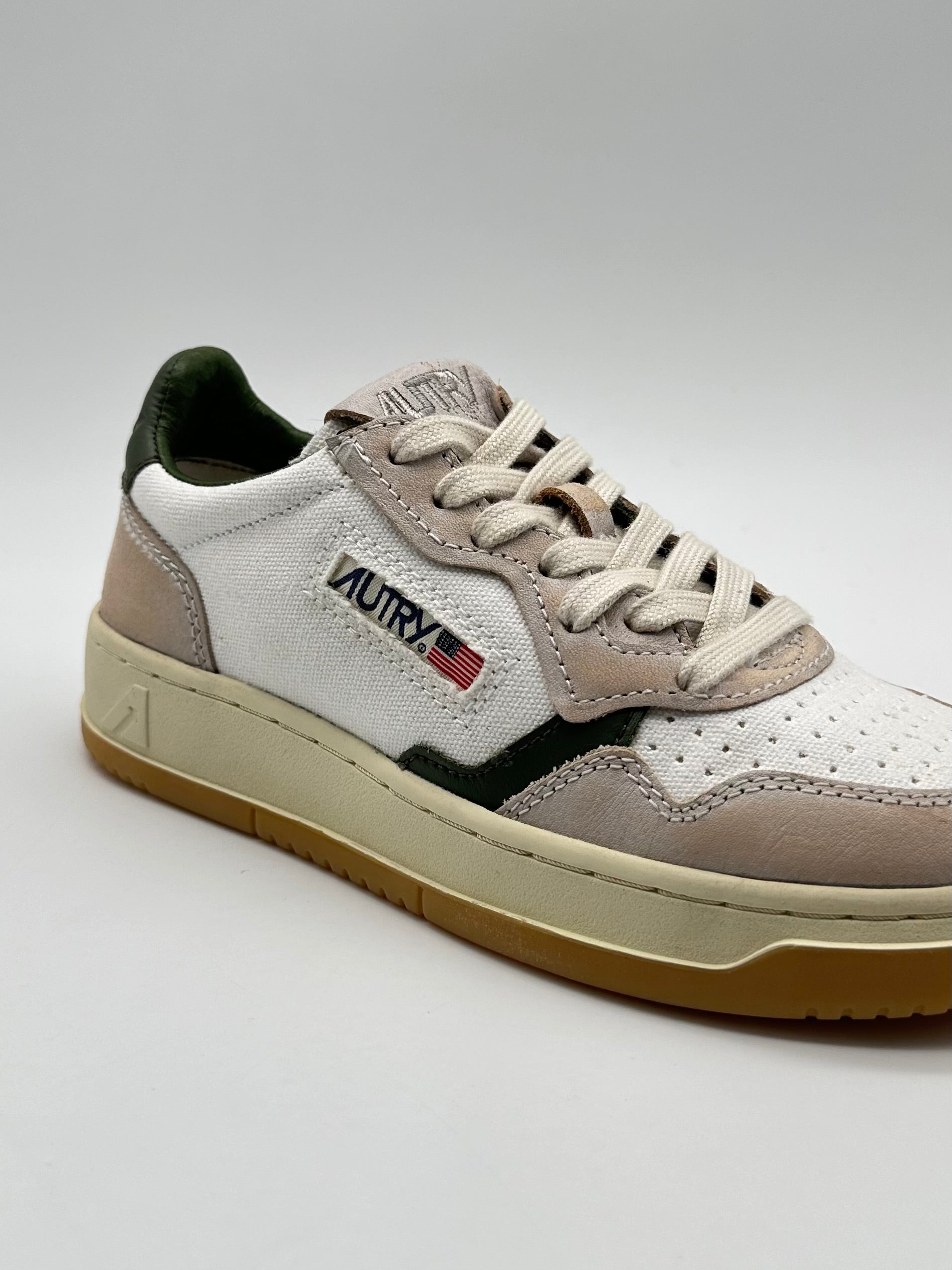 Medalist Low Sneakers