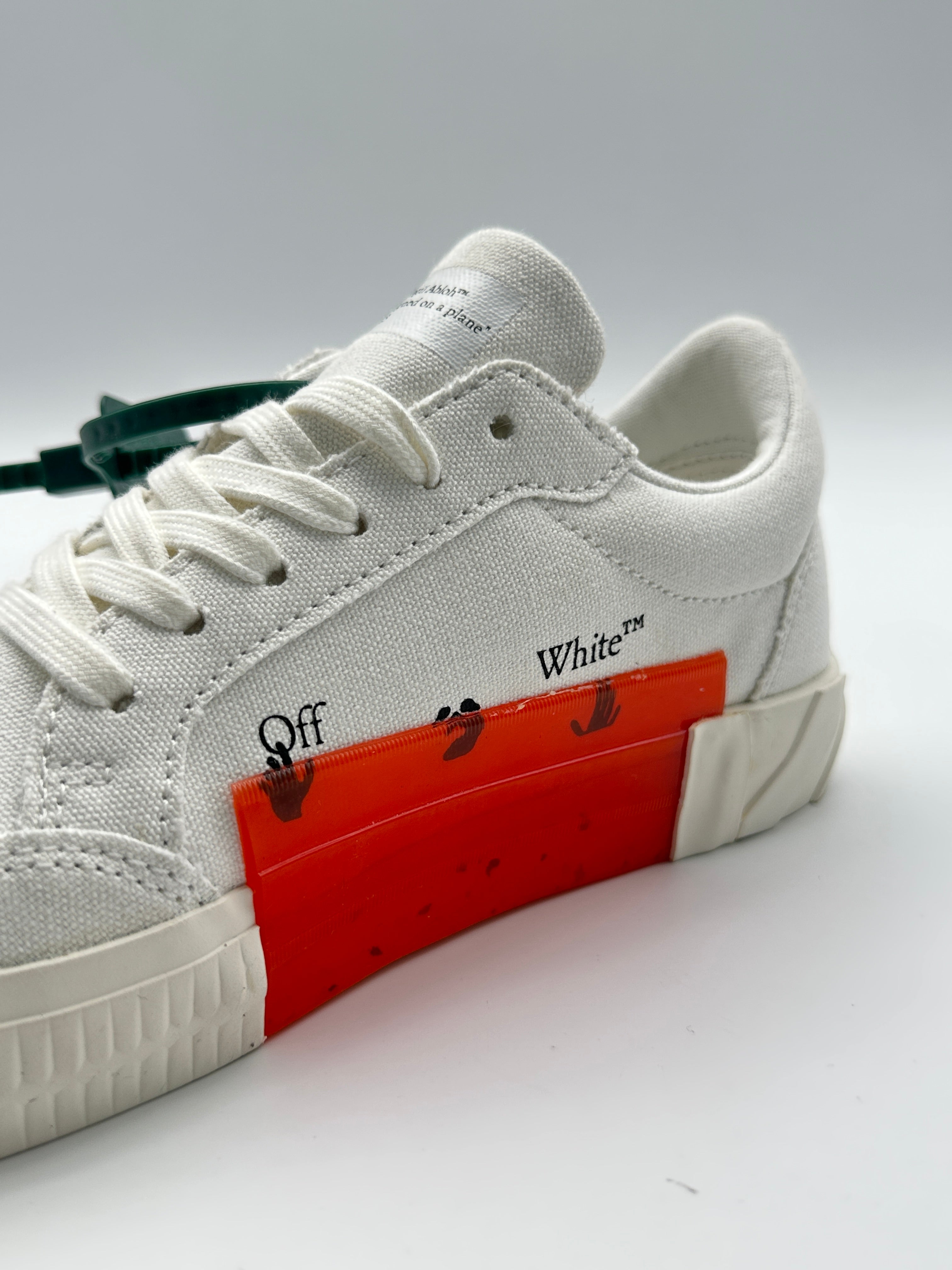 Vulcanized Sneakers In Tela