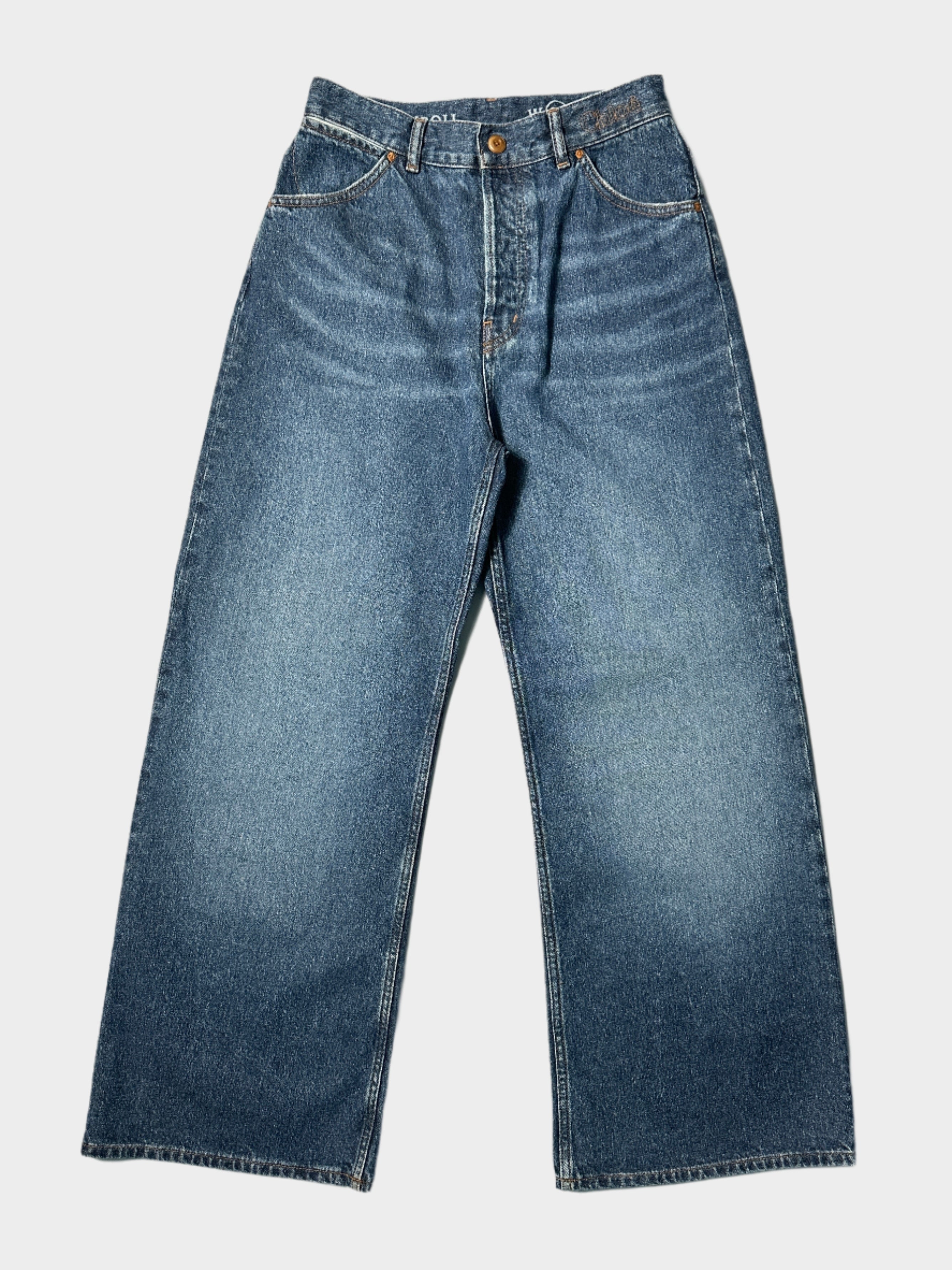 Scopri i jeans wide leg di Chloé in denim blu. Stile rilassato e design sofisticato per un look effortless chic.