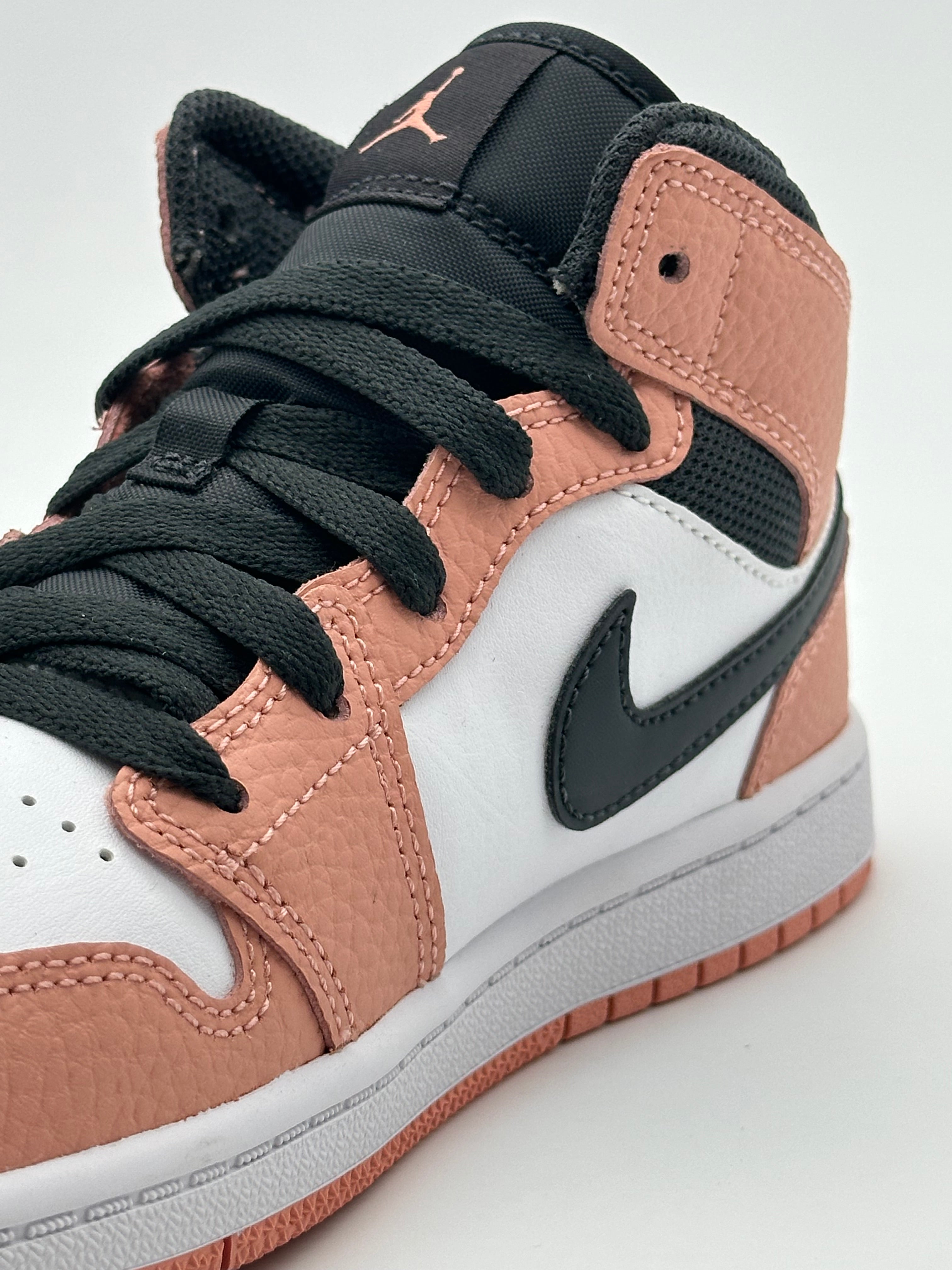 Jordan 1 Mid Pink Quartz