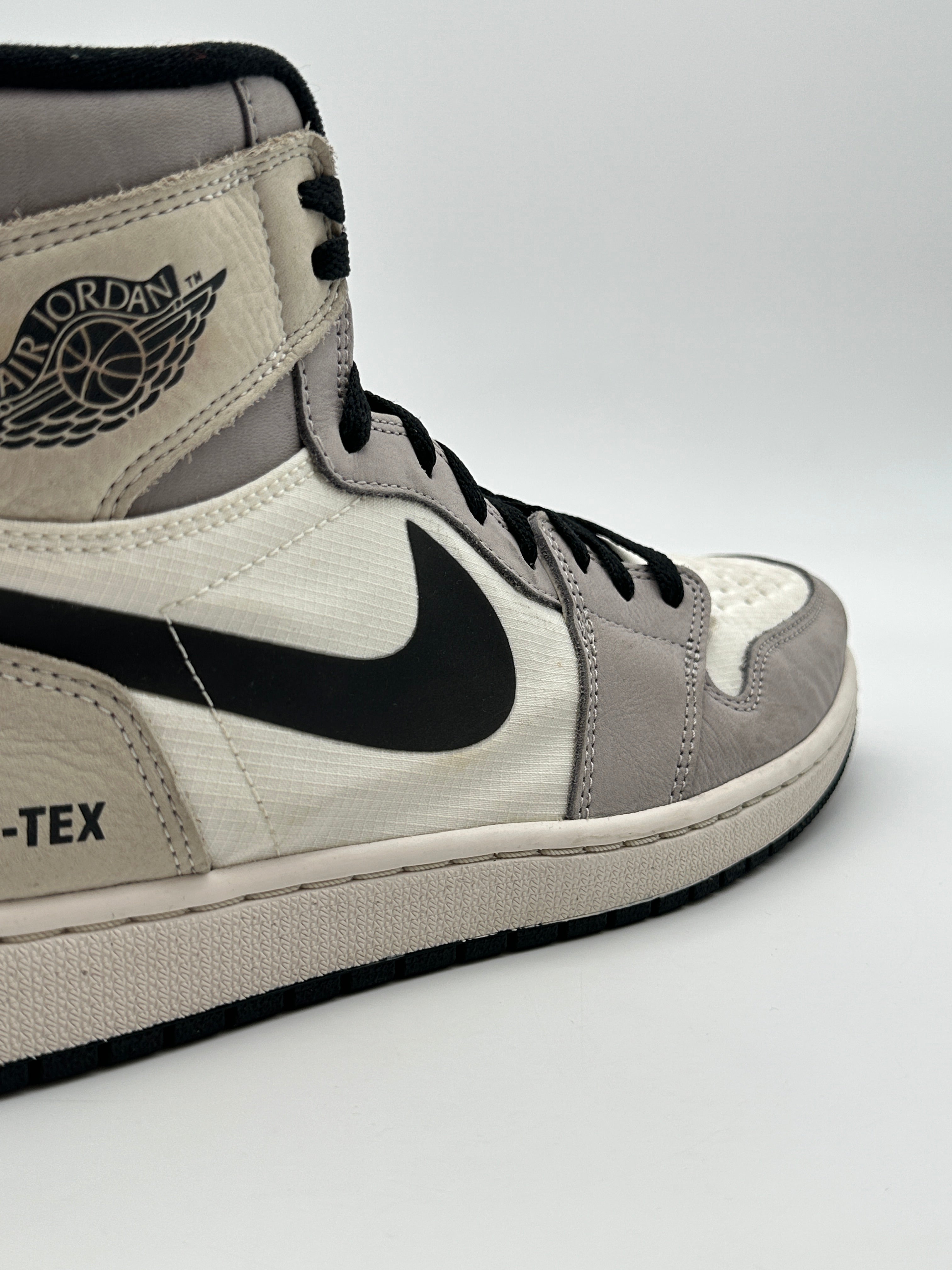 Gore-Tex Jordan Sneakers