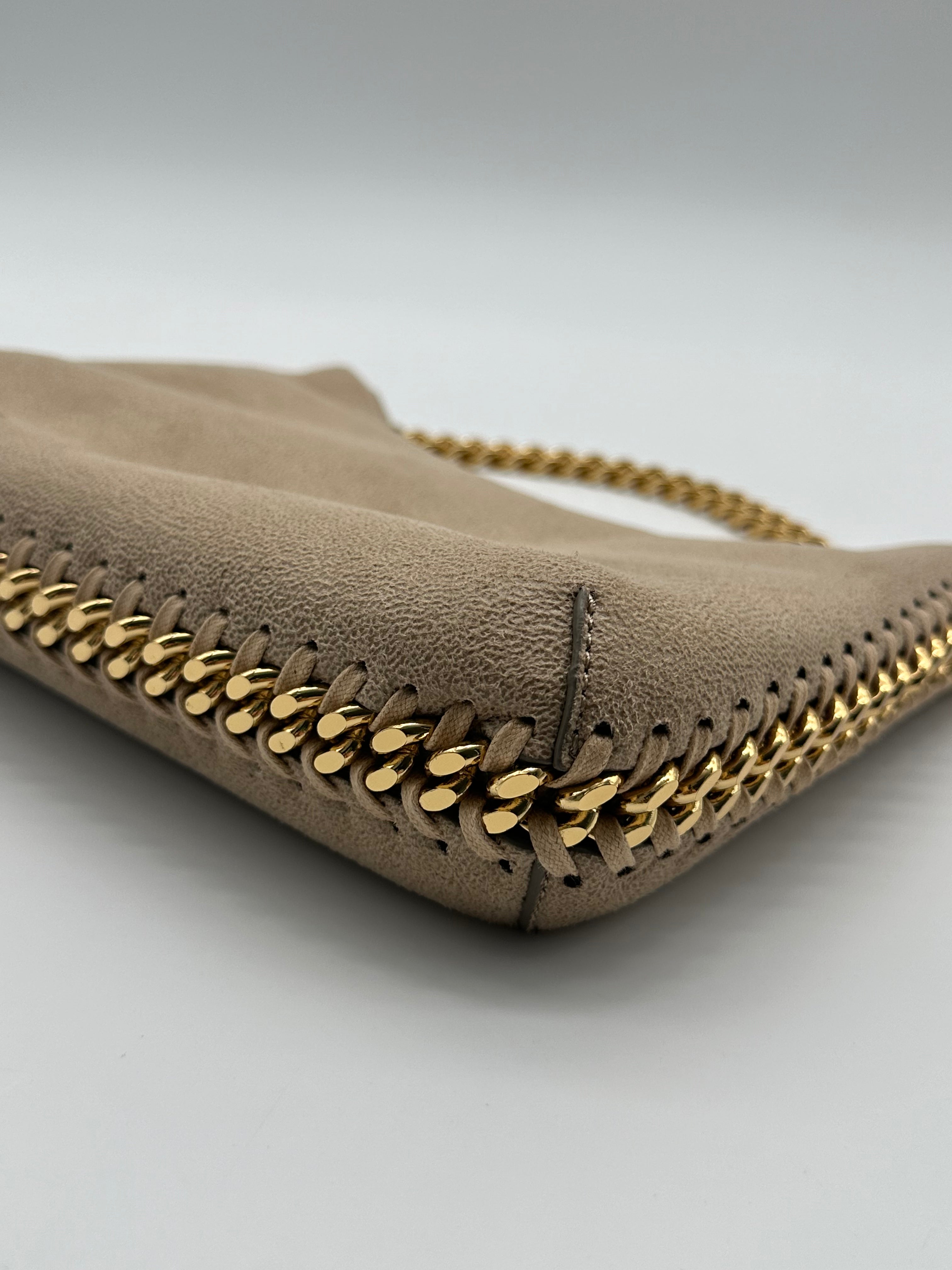 Mini Borsa A Spalla Beige In Shaggy Deer Con Zip E Catena Oro