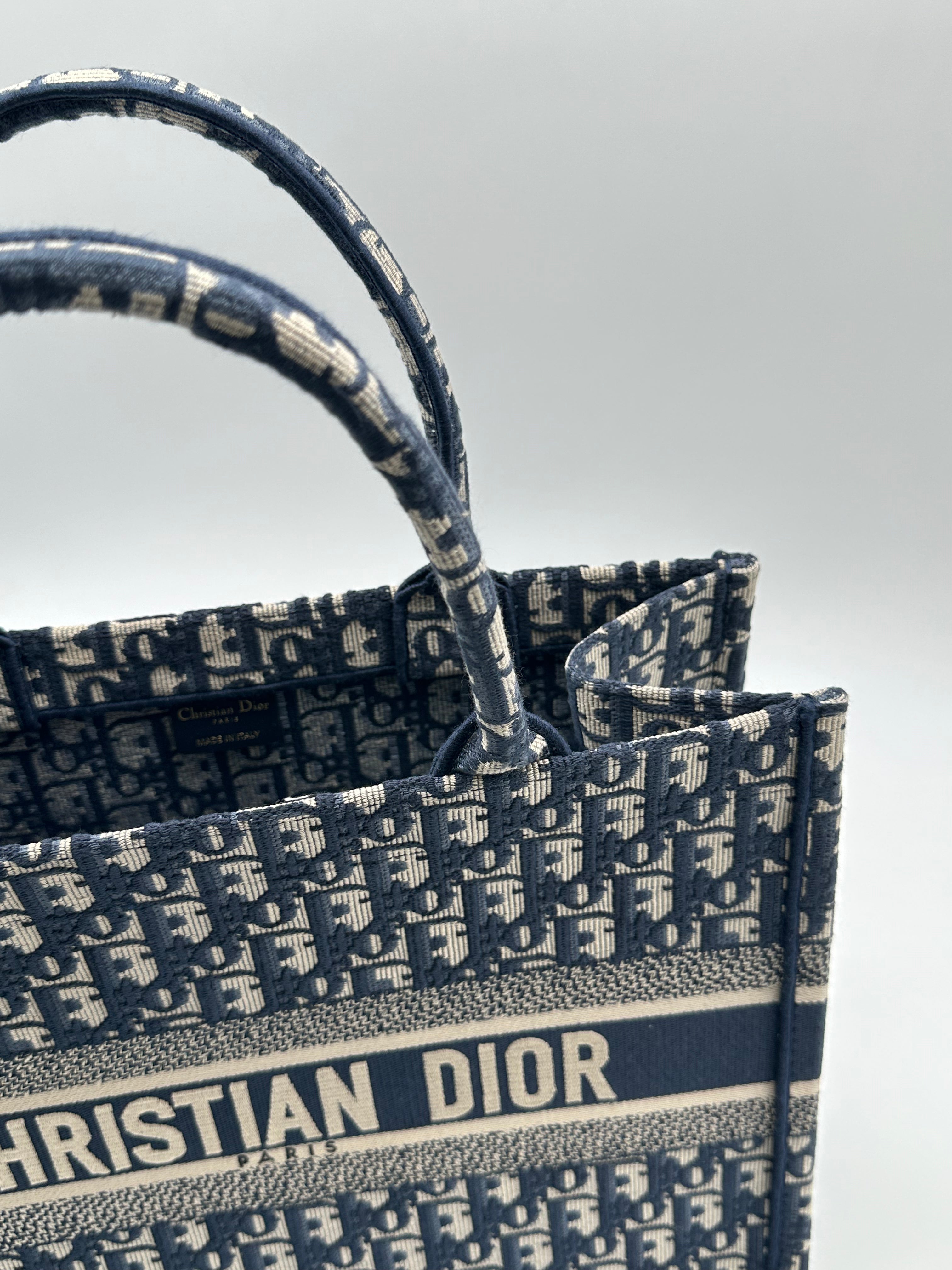 Borsa Book Tote Media Ricamo Dior Oblique Écru E Blu