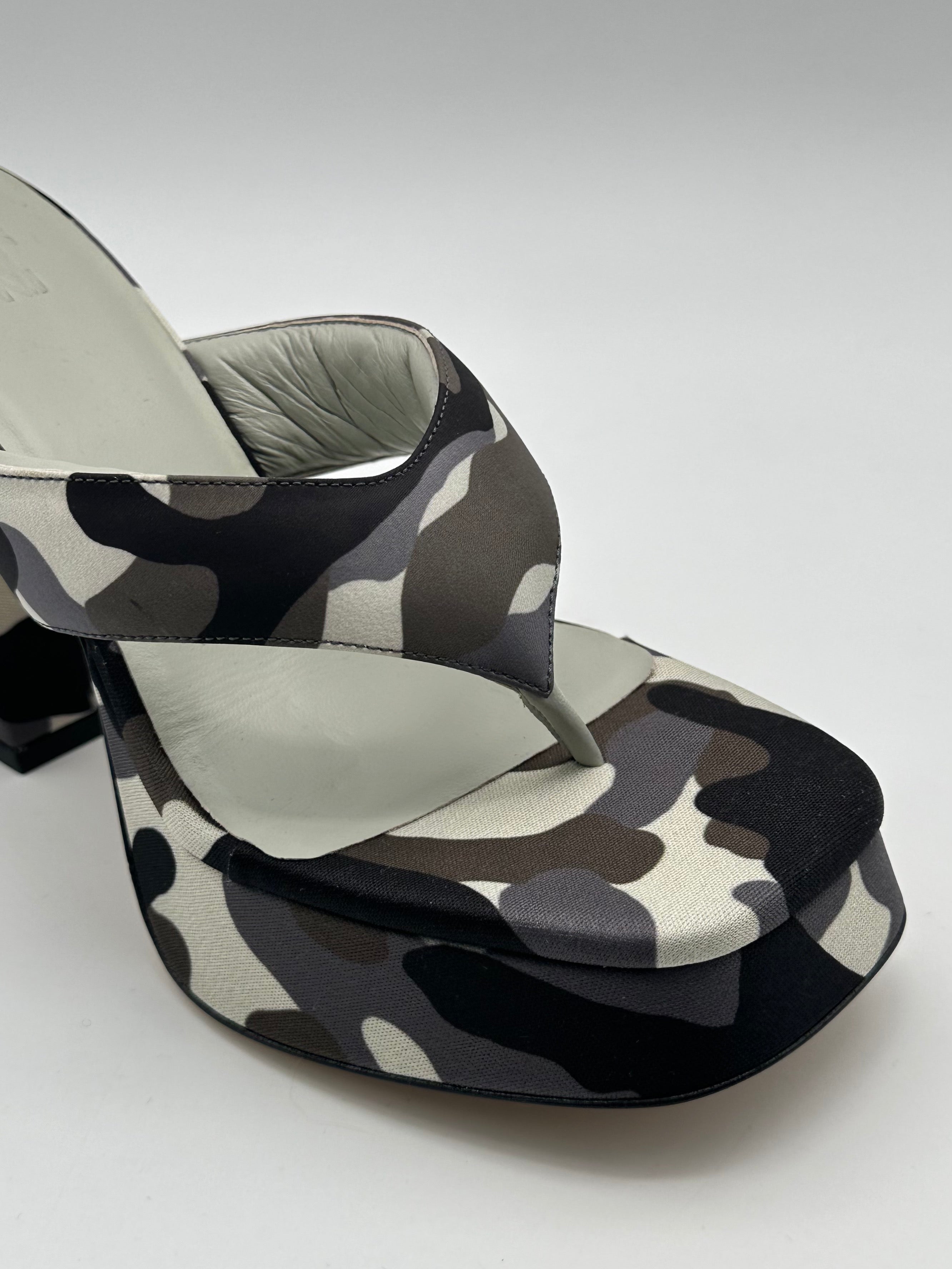 Sandali Con Tacco Largo E Platform Fantasia Camouflage