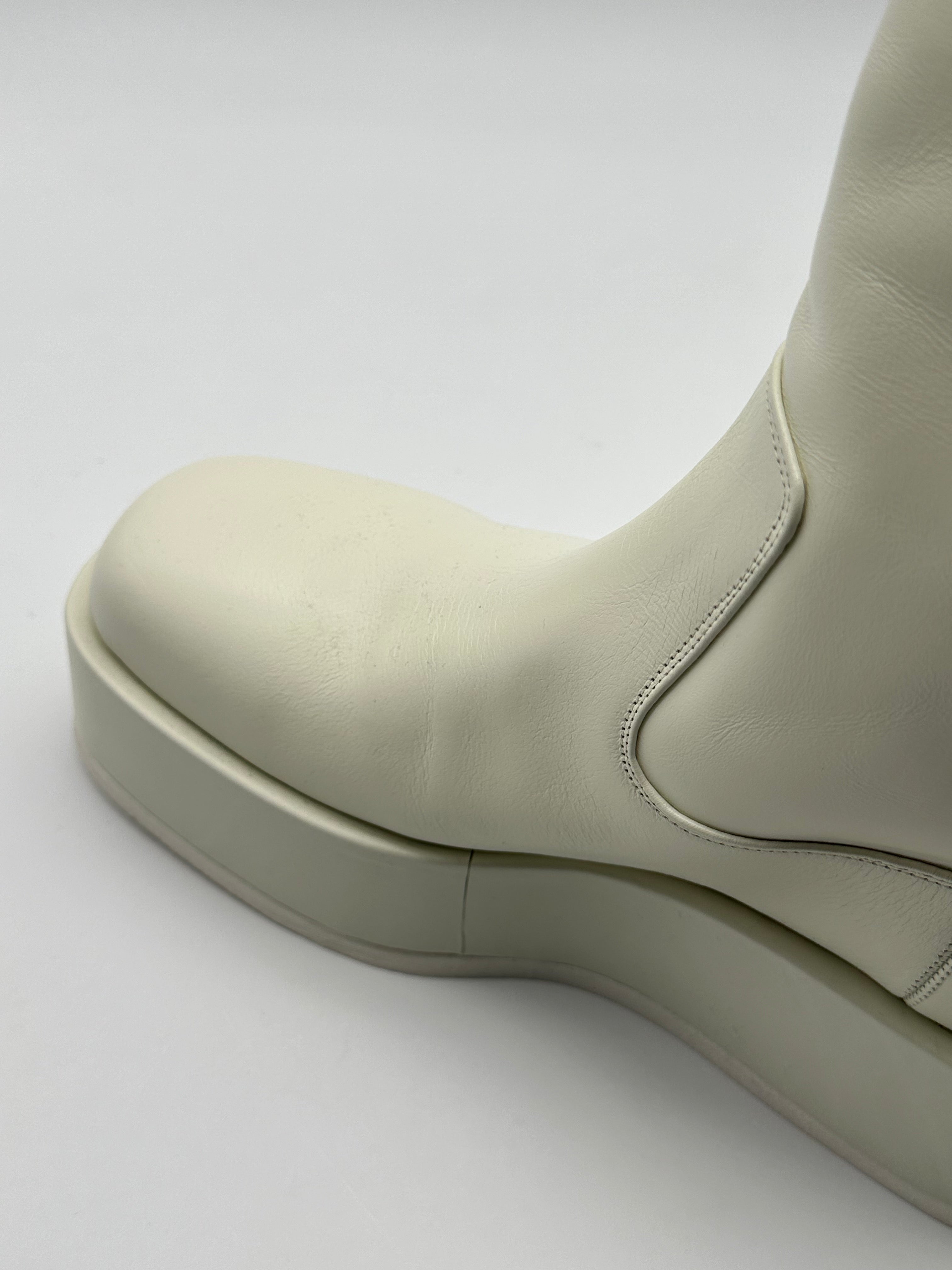 Stivaletti Con Zeppa In Pelle Ivory