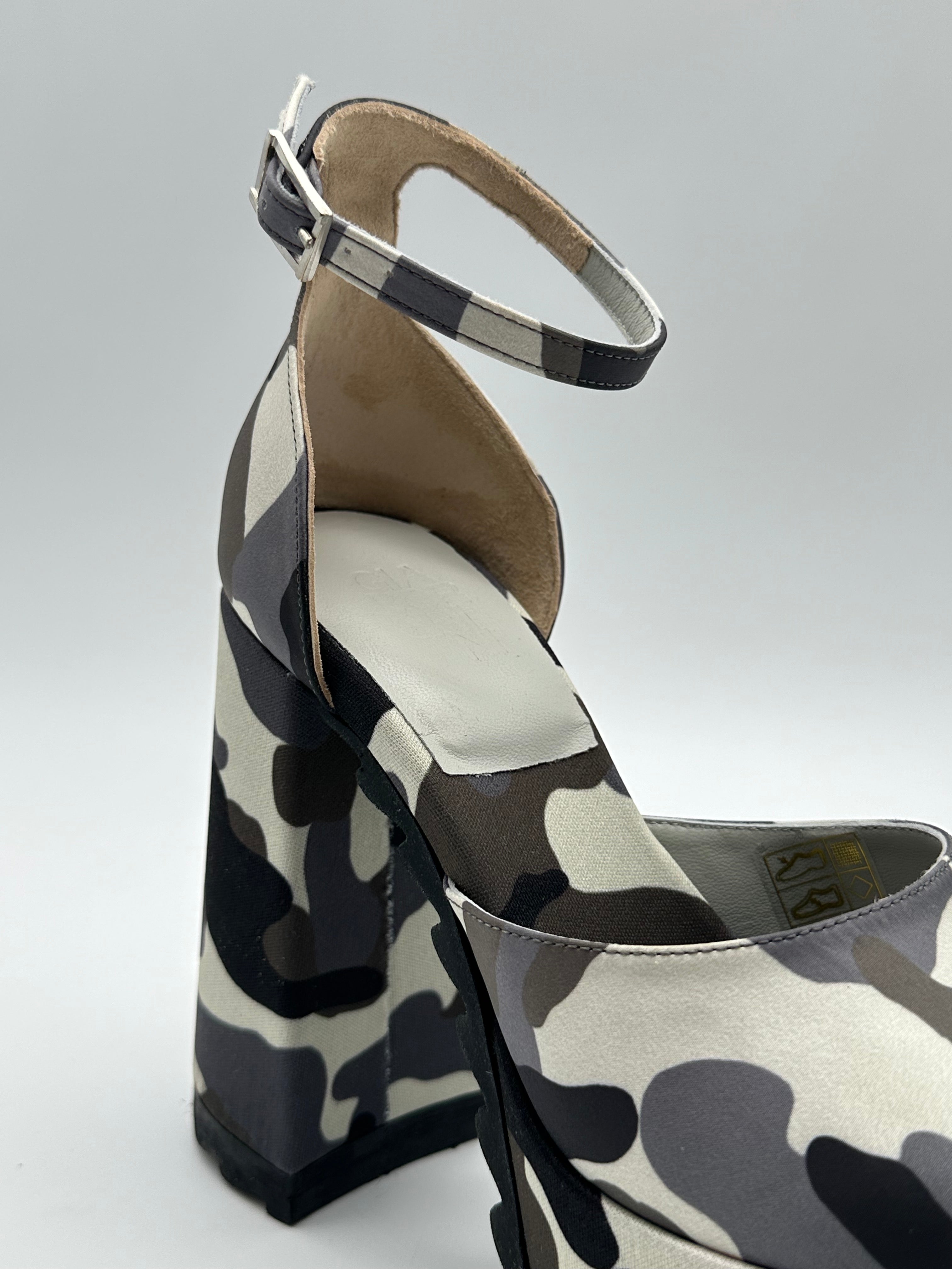 Sandali Camo Con Plateau E Tacco Largo