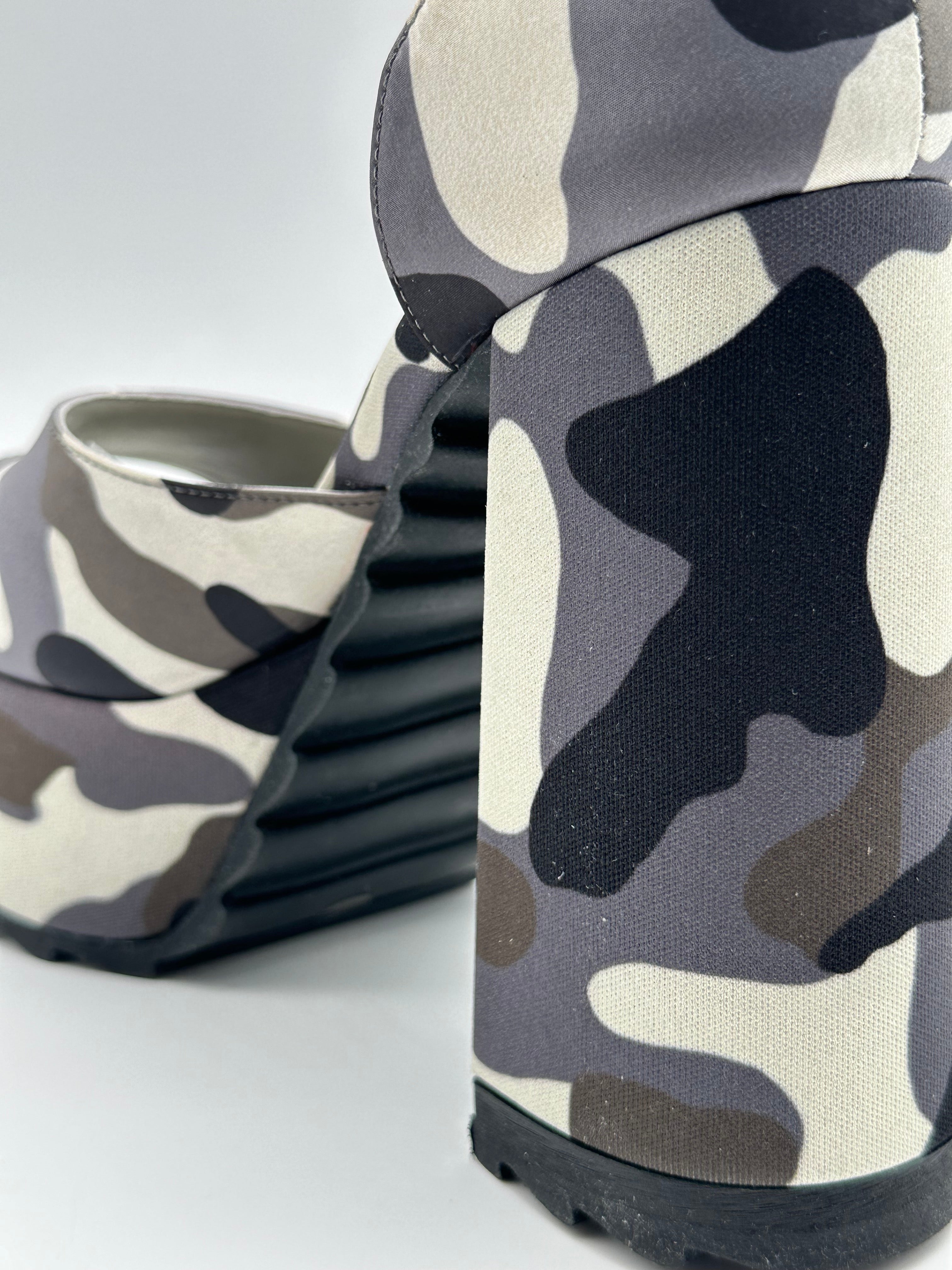 Sandali Camo Con Plateau E Tacco Largo