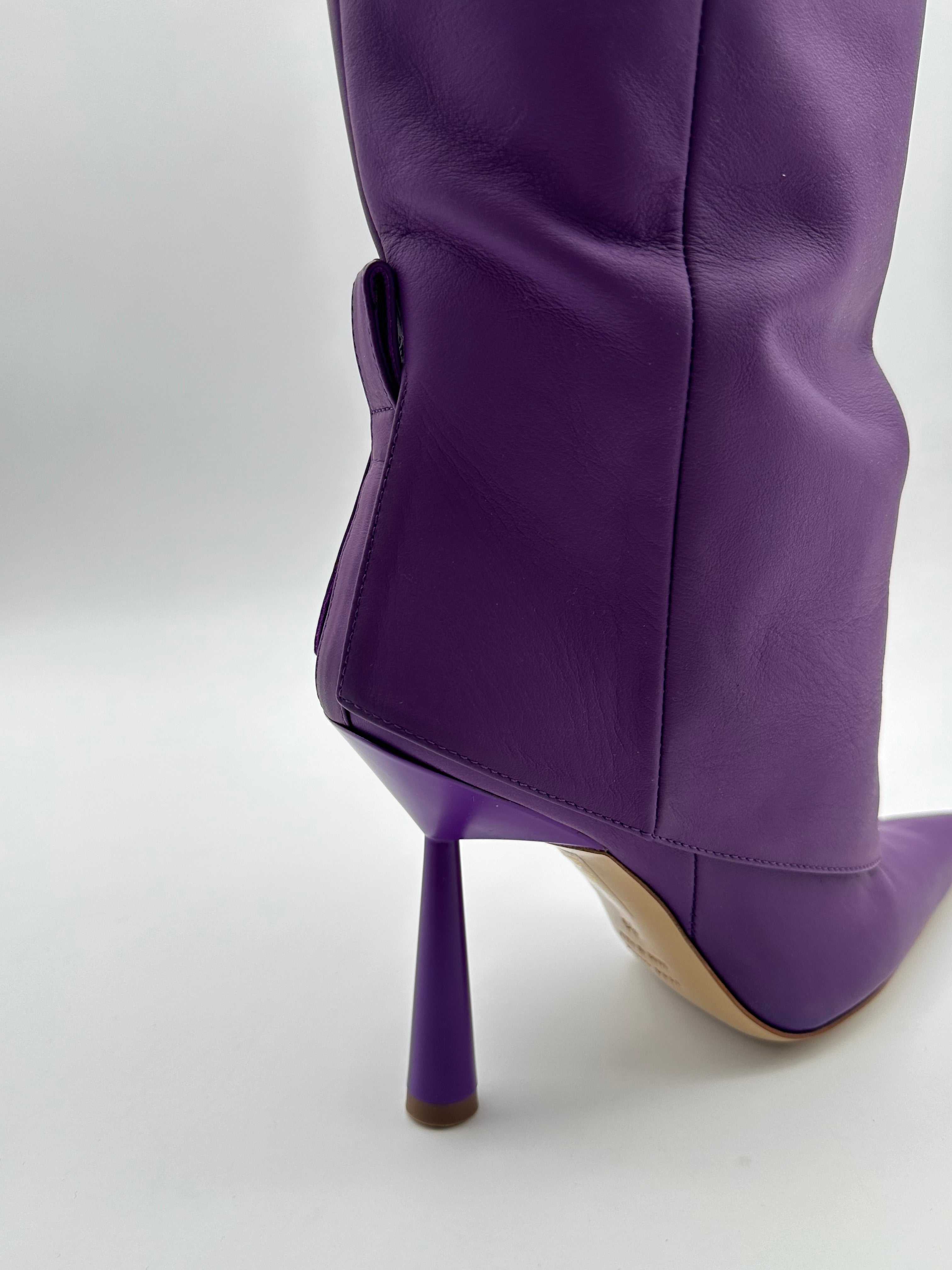 Rosie 31 High Heeled Boots In Purple Leather